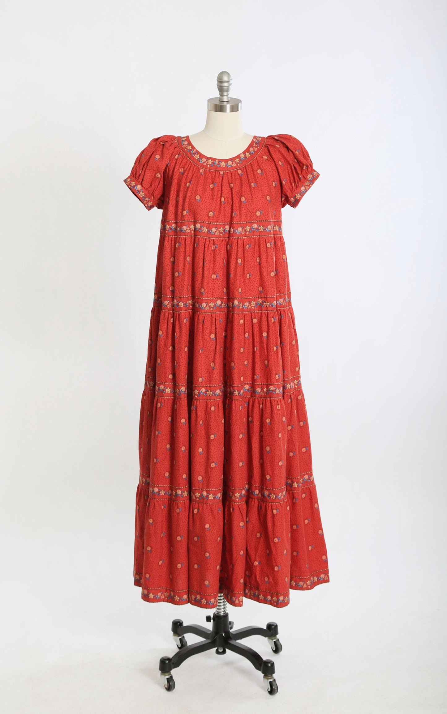 Vintage 70s red floral Berry cotton French maxi Dress | Charles Demery Tarascon aulgnon Paris dress