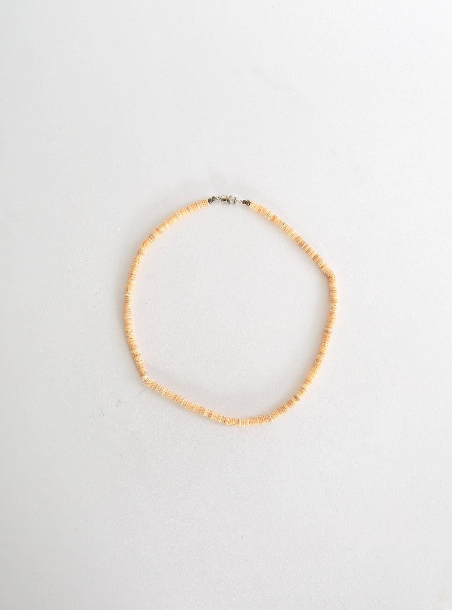 Vintage Native American Sea shell Heishi beaded necklace choker