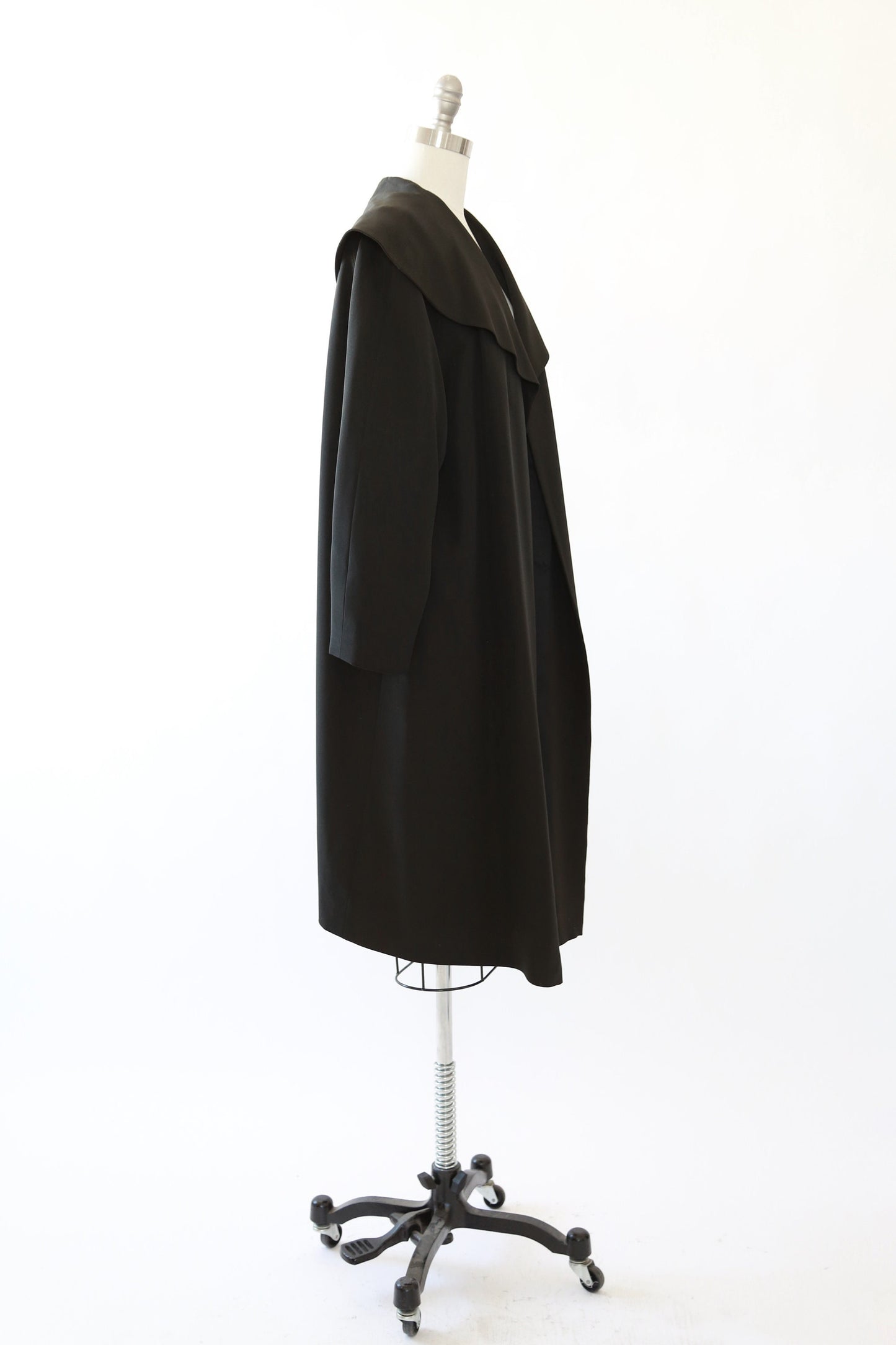 Vintage 40s black swing coat jacket