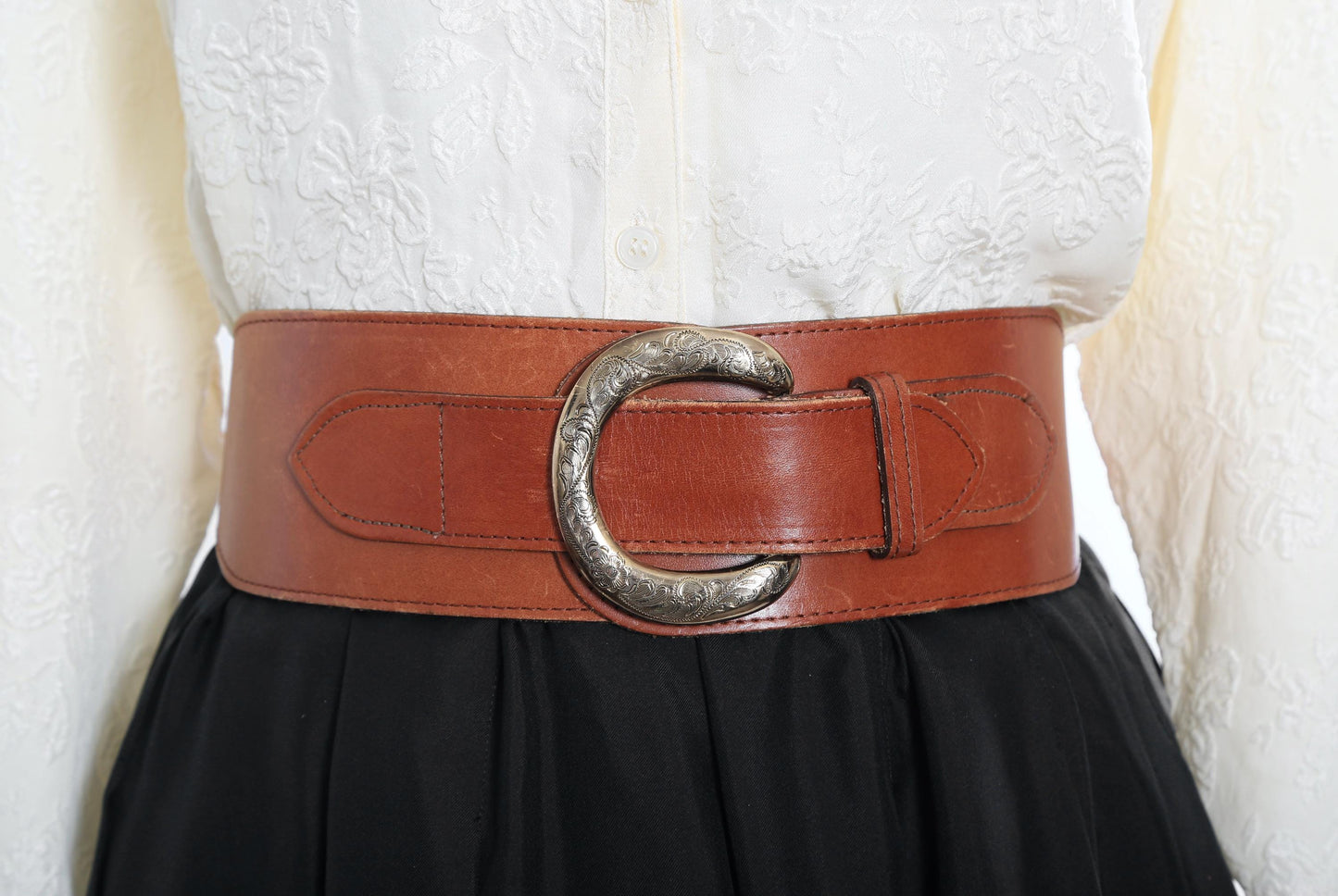 Vintage 80s Ginnie Johansen wide brown leather belt Sz. L XL