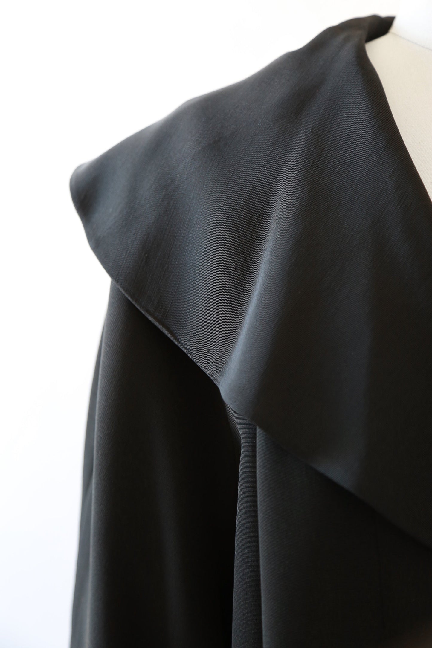 Vintage 40s black swing coat jacket