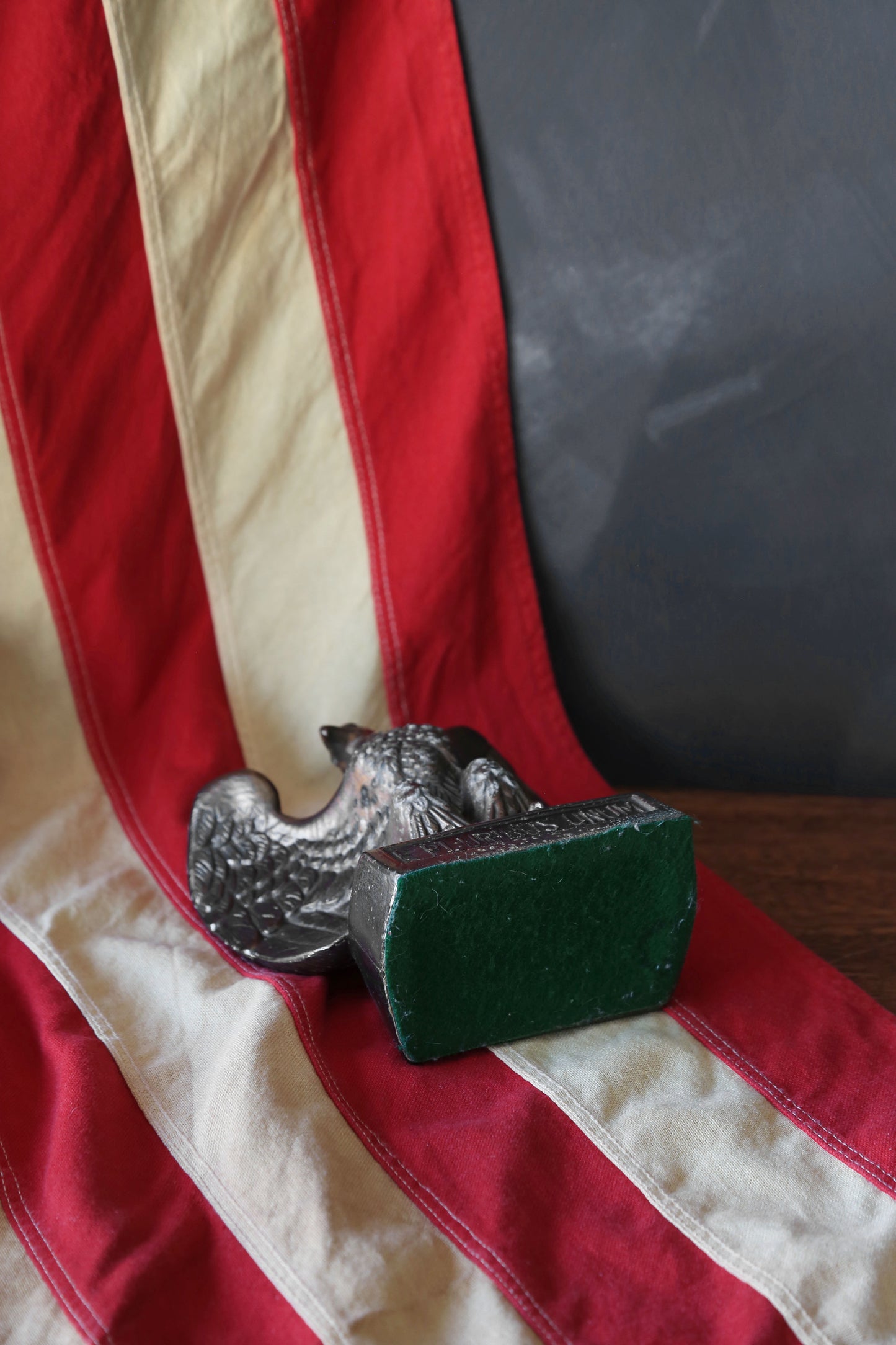 Vintage cast metal American Eagle bookend | E Pluribus Unum