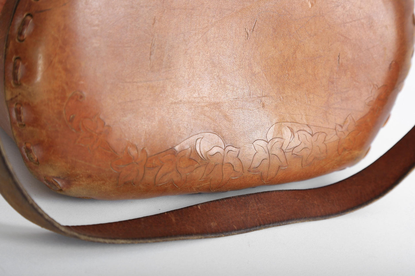 60s Tooled leather purse | Vintage 1960s tooled leather purse