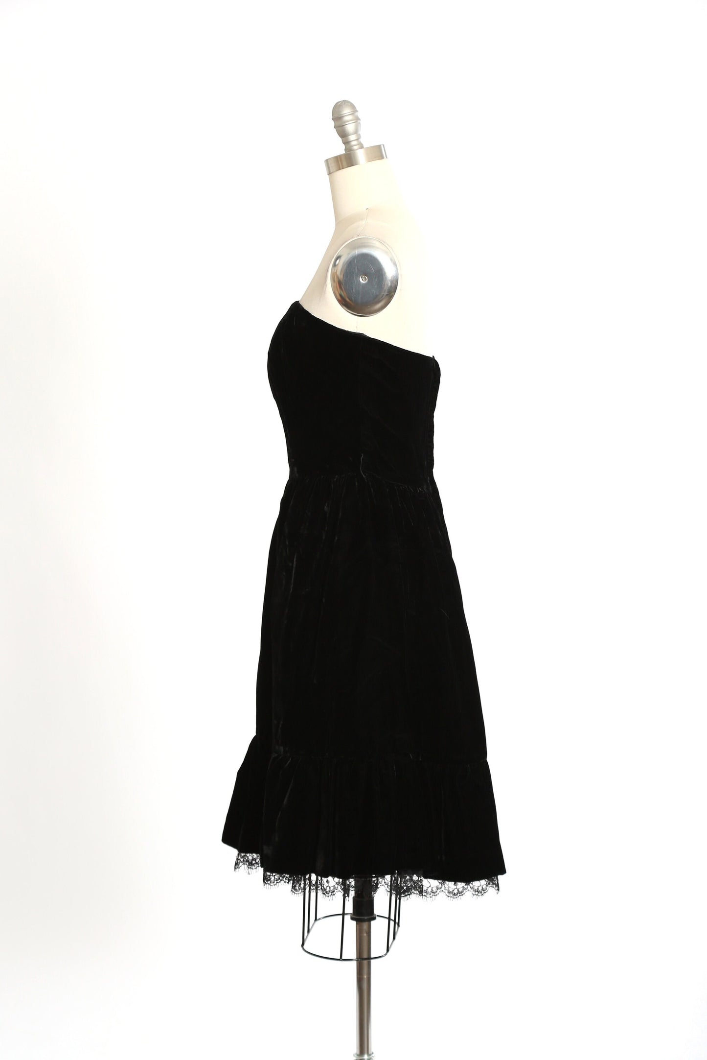 Vintage 1950s black velvet lace dress