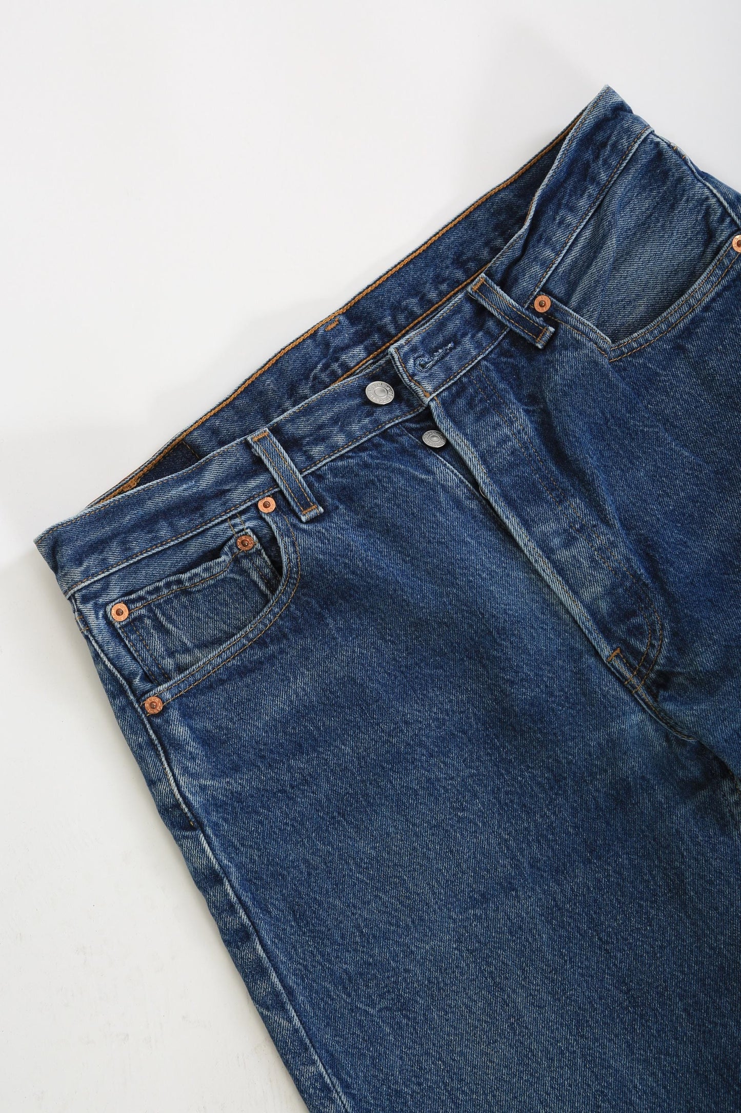 501XX button fly Levis blue jeans W33 L29.5