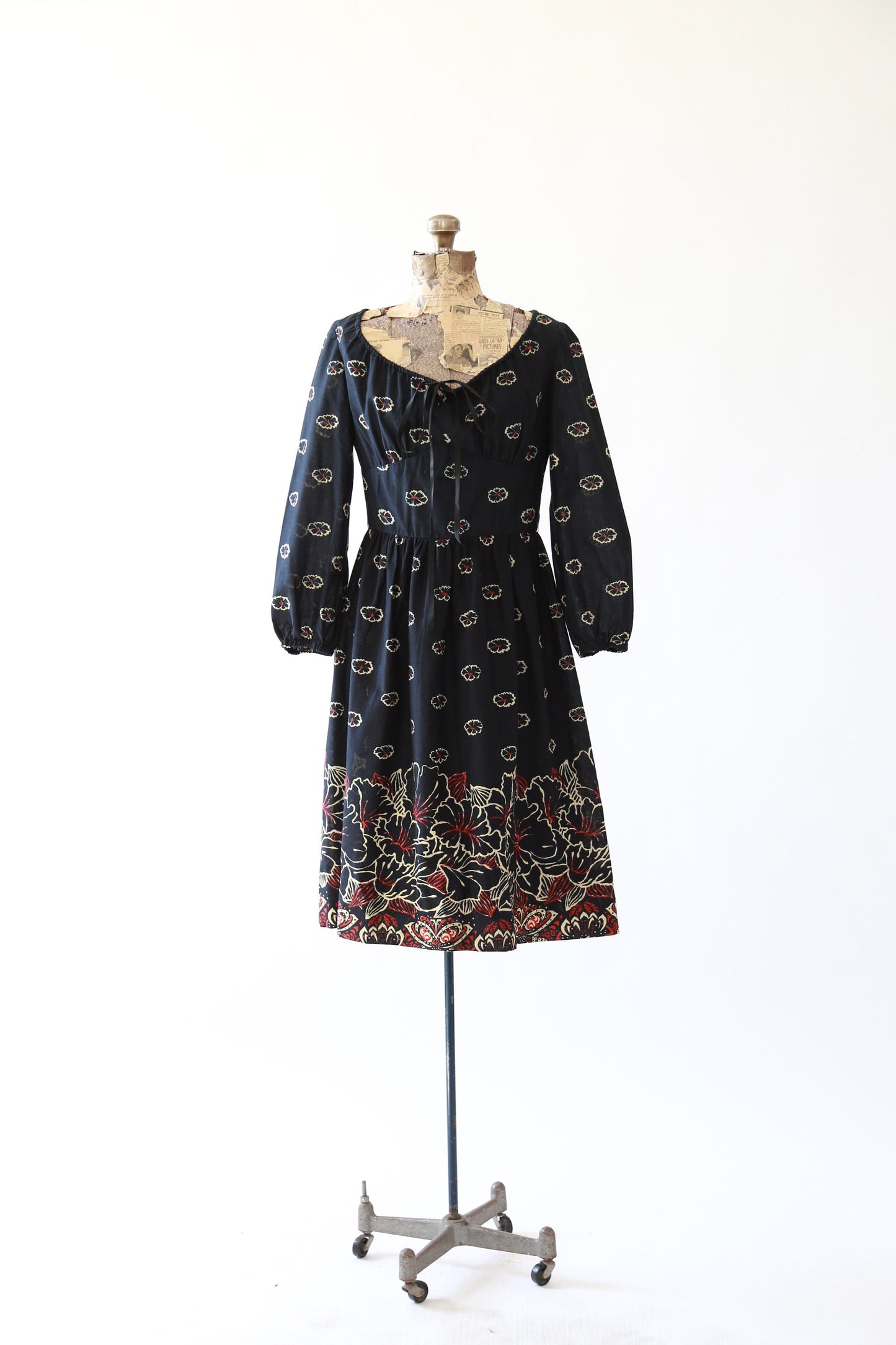 Abe Schrader dress | Vintage 70s Hibiscus floral midi dress