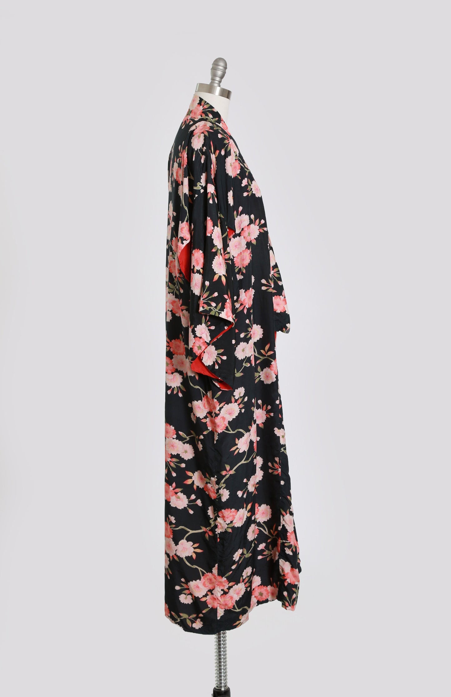 Antique vintage 40s floral silk kimono | 1920s cheery blossom Japanese kimono | kimono wrapper
