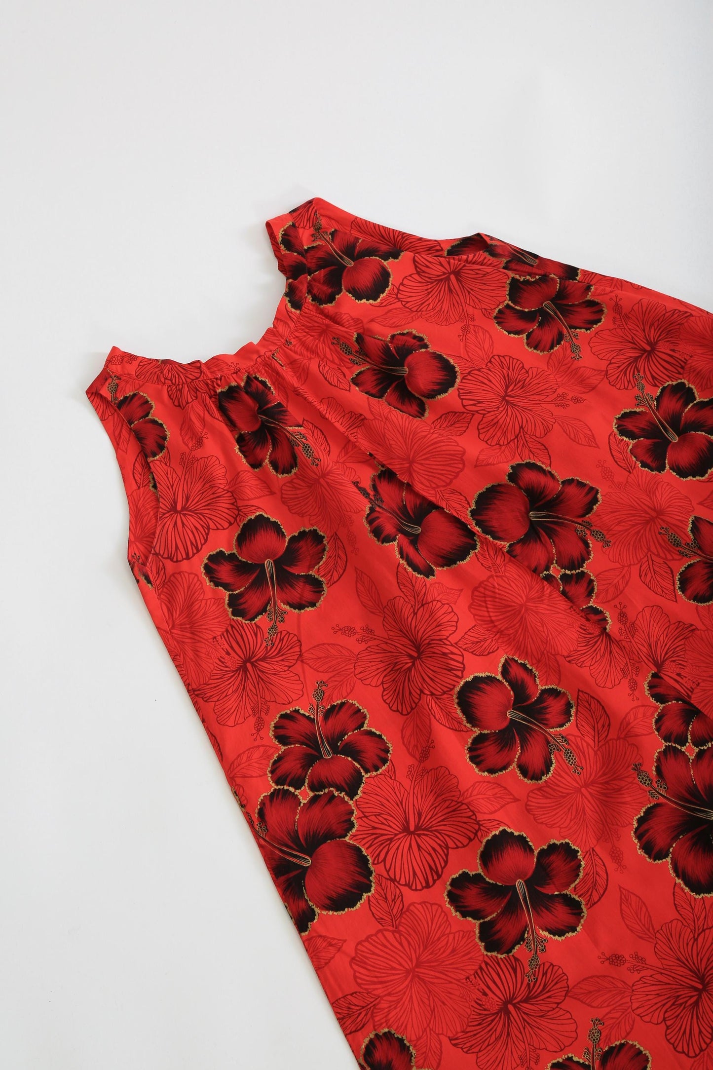 Vintage 1960s deadstock Red tropical hand painted Hibiscus dress