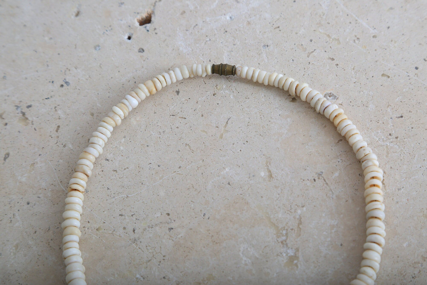 Vintage Native American Puka shell choker necklace