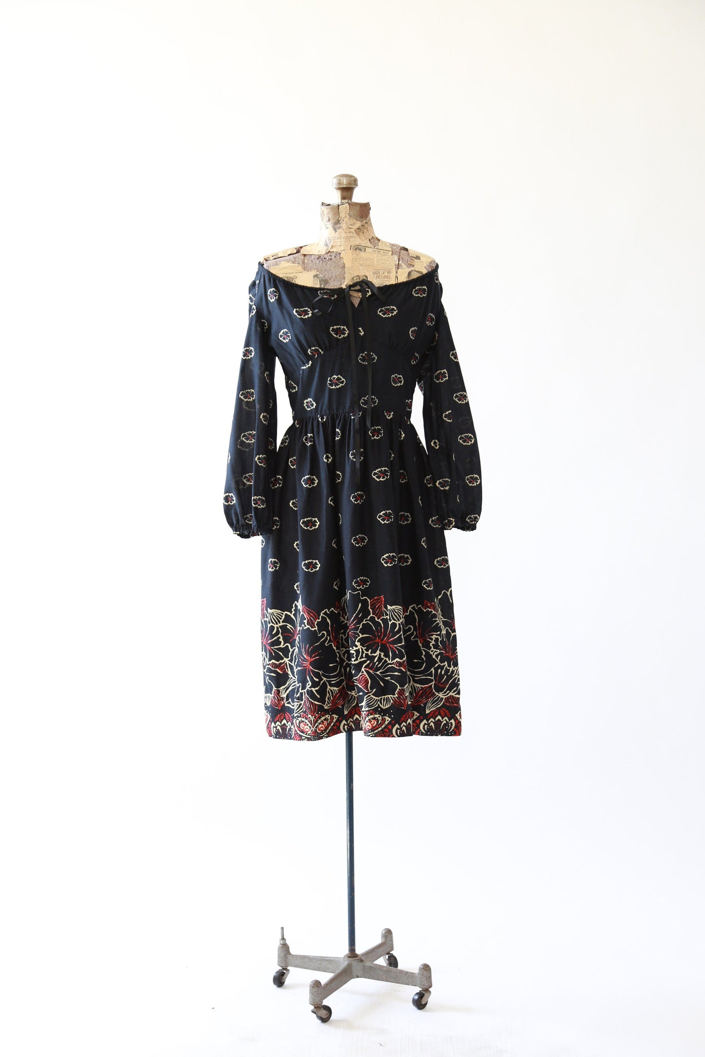 Abe Schrader dress | Vintage 70s Hibiscus floral midi dress