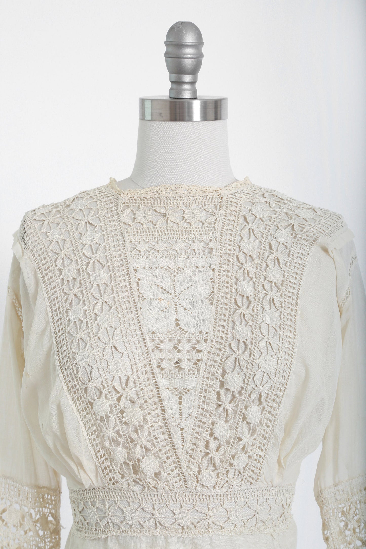 Antique Edwardian 1900s natural cotton lace crochet blouse
