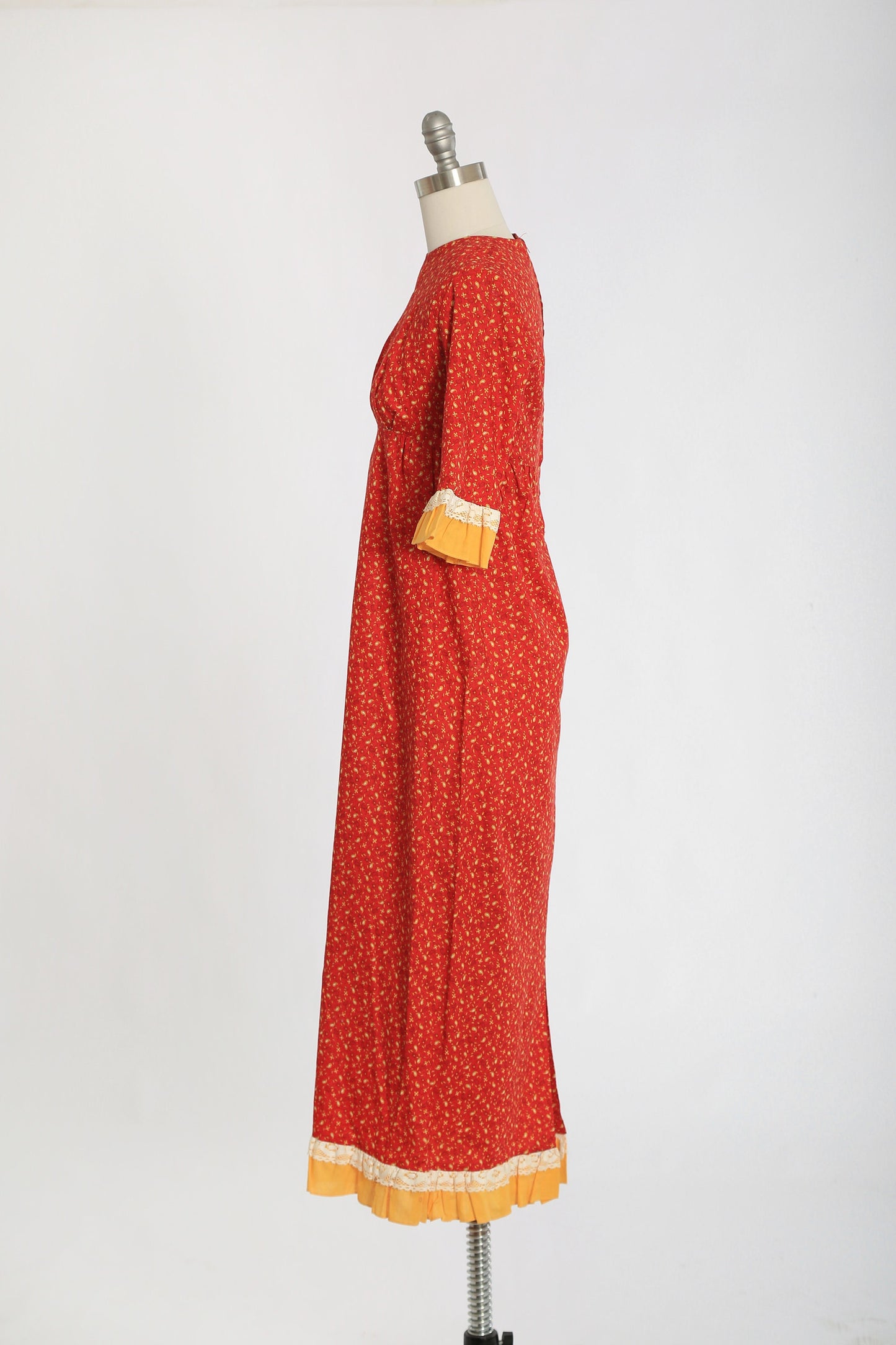 Vintage 50s Edwardian style floral cotton paisley dress