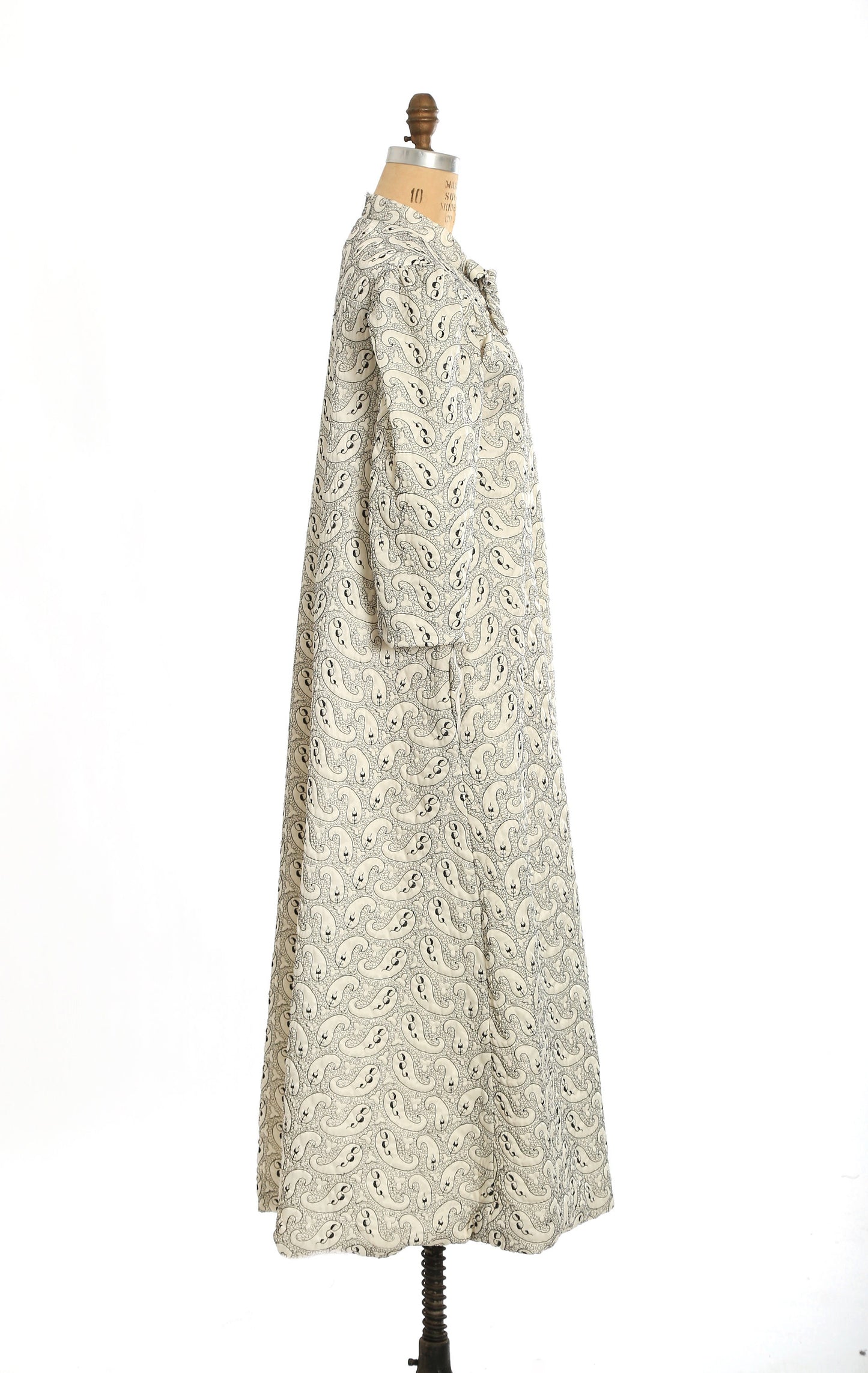 60s house coat robe | Vintage 1960s Matej for Odette Barsa embroidered paisley house coat