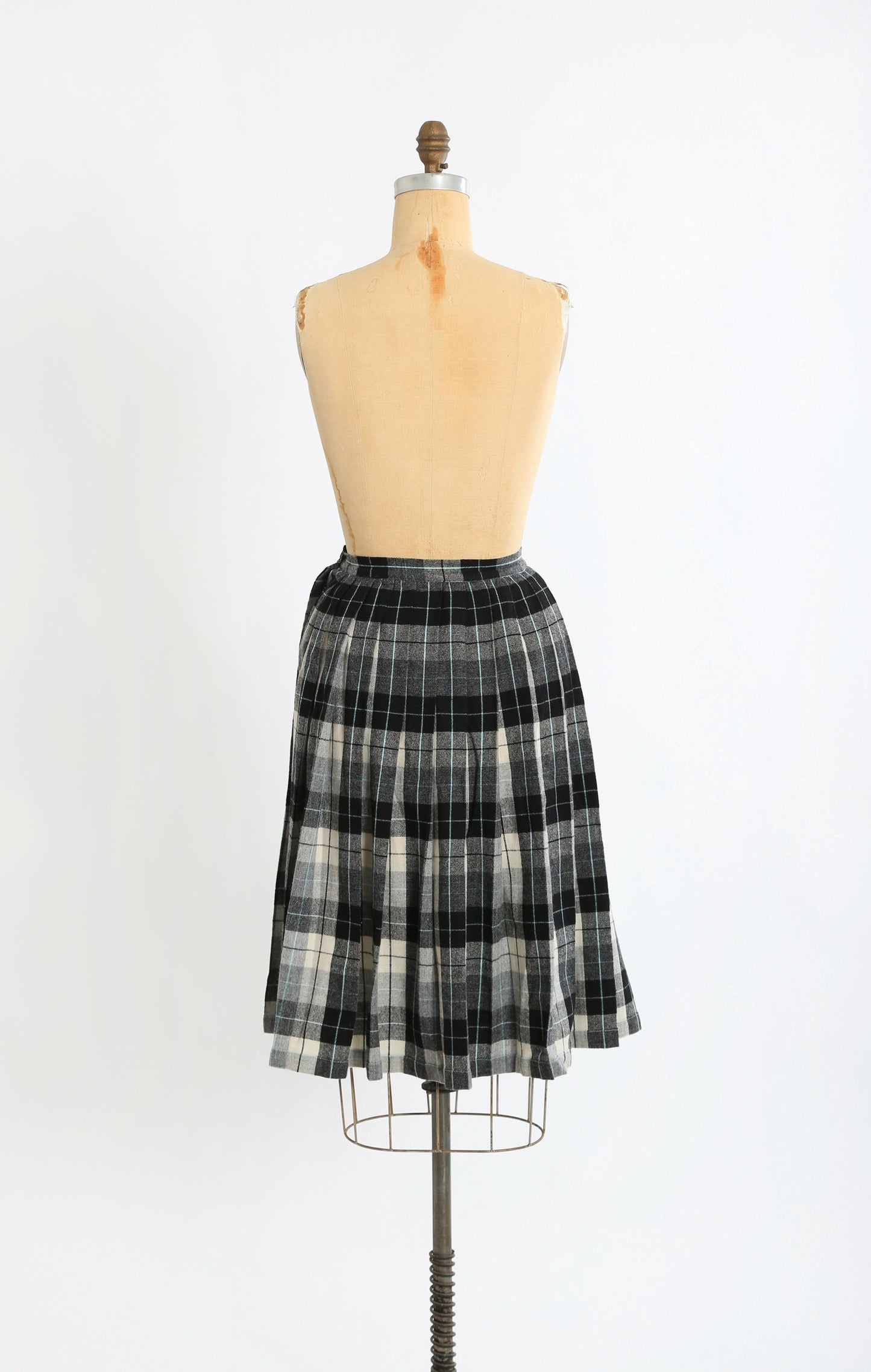 Vintage 1950s black pleated plaid wool skirt