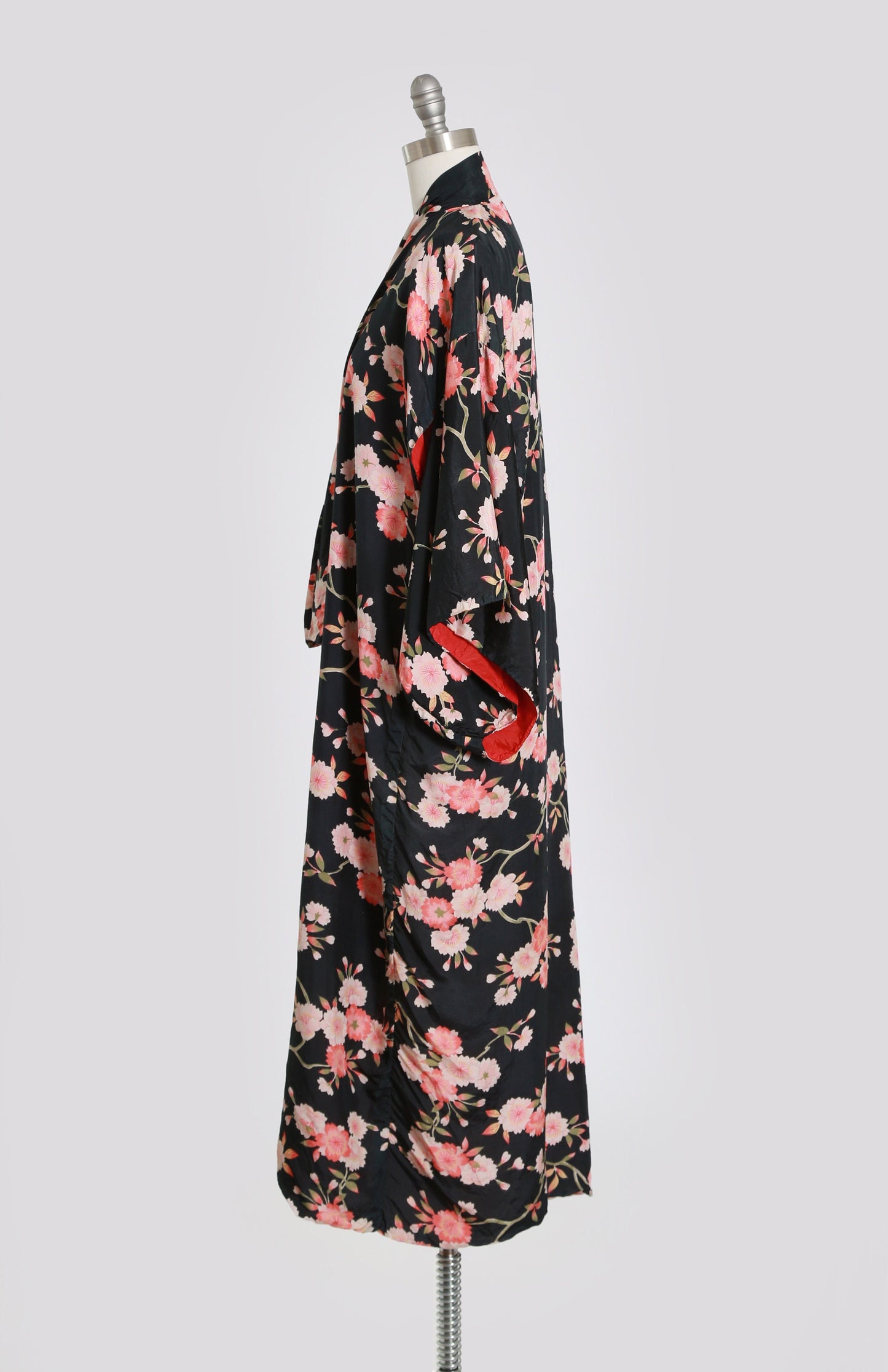 Antique vintage 40s floral silk kimono | 1920s cheery blossom Japanese kimono | kimono wrapper