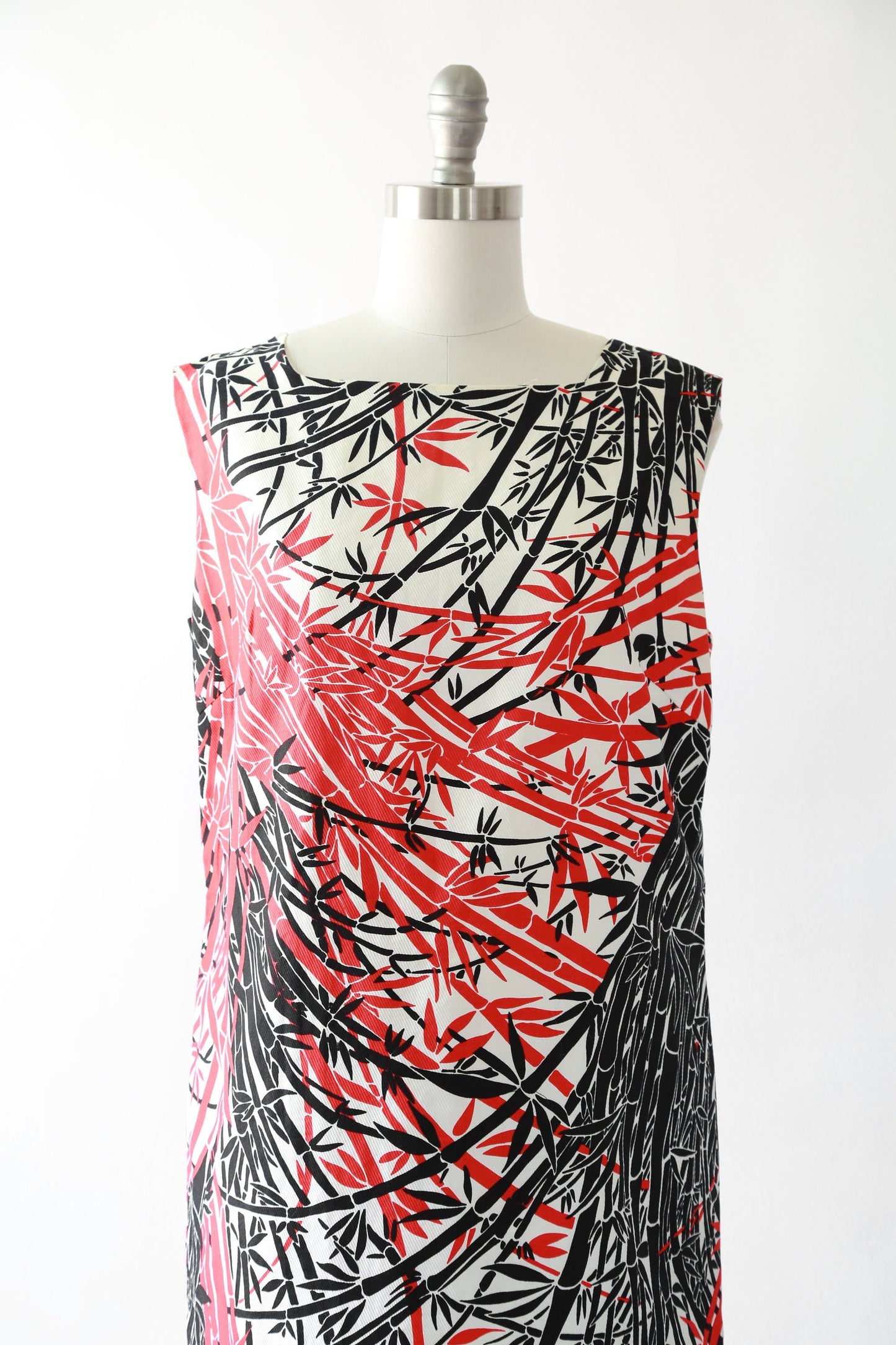 Vintage 60s MOD Bamboo print shift dress