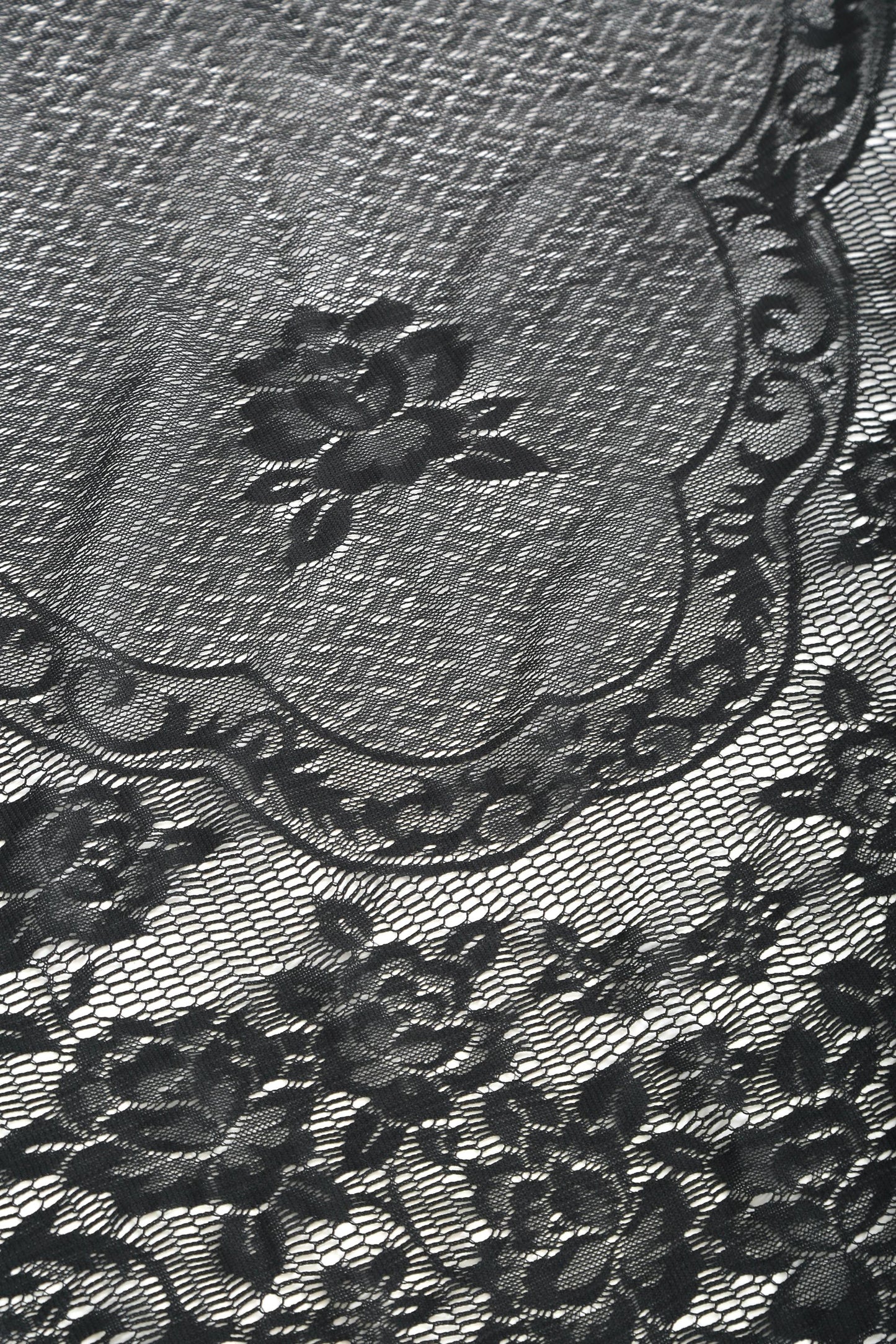 Vintage 70s Black floral lace piano shawl