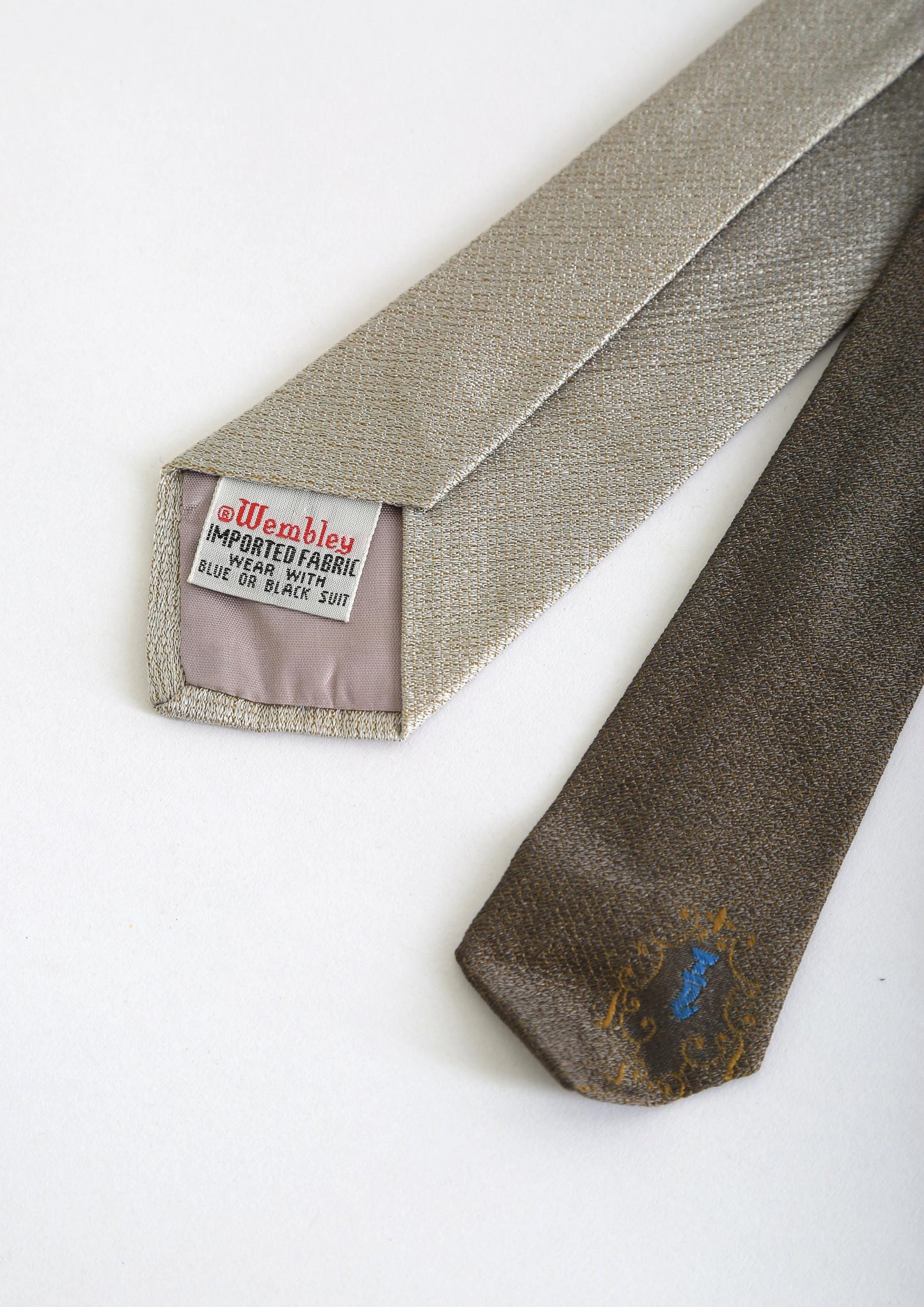 Vintage 60s woven knight Wembley silver ombre skinny tie deadstock