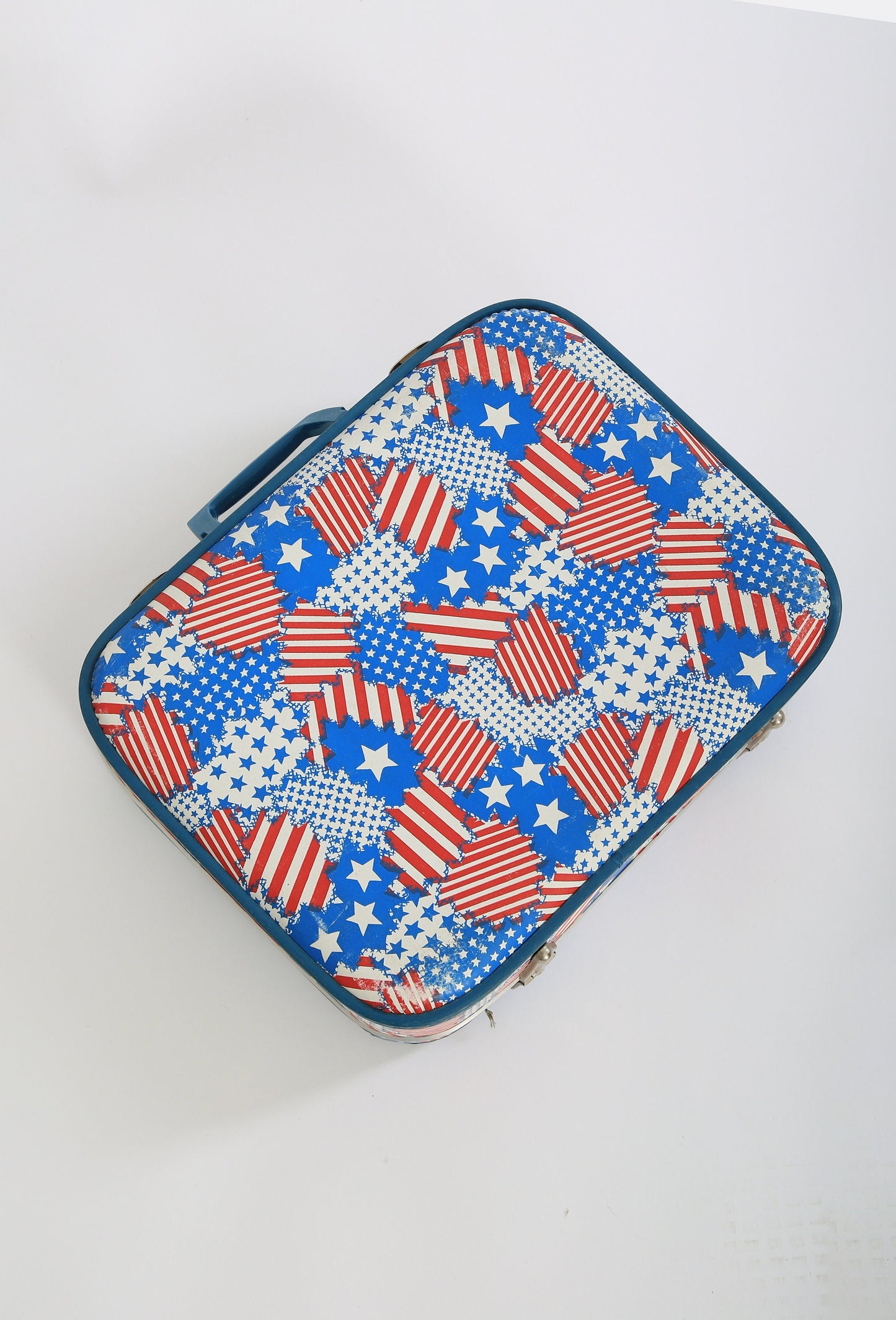 Vintage 1960s American flag suitcase | Americana carry on