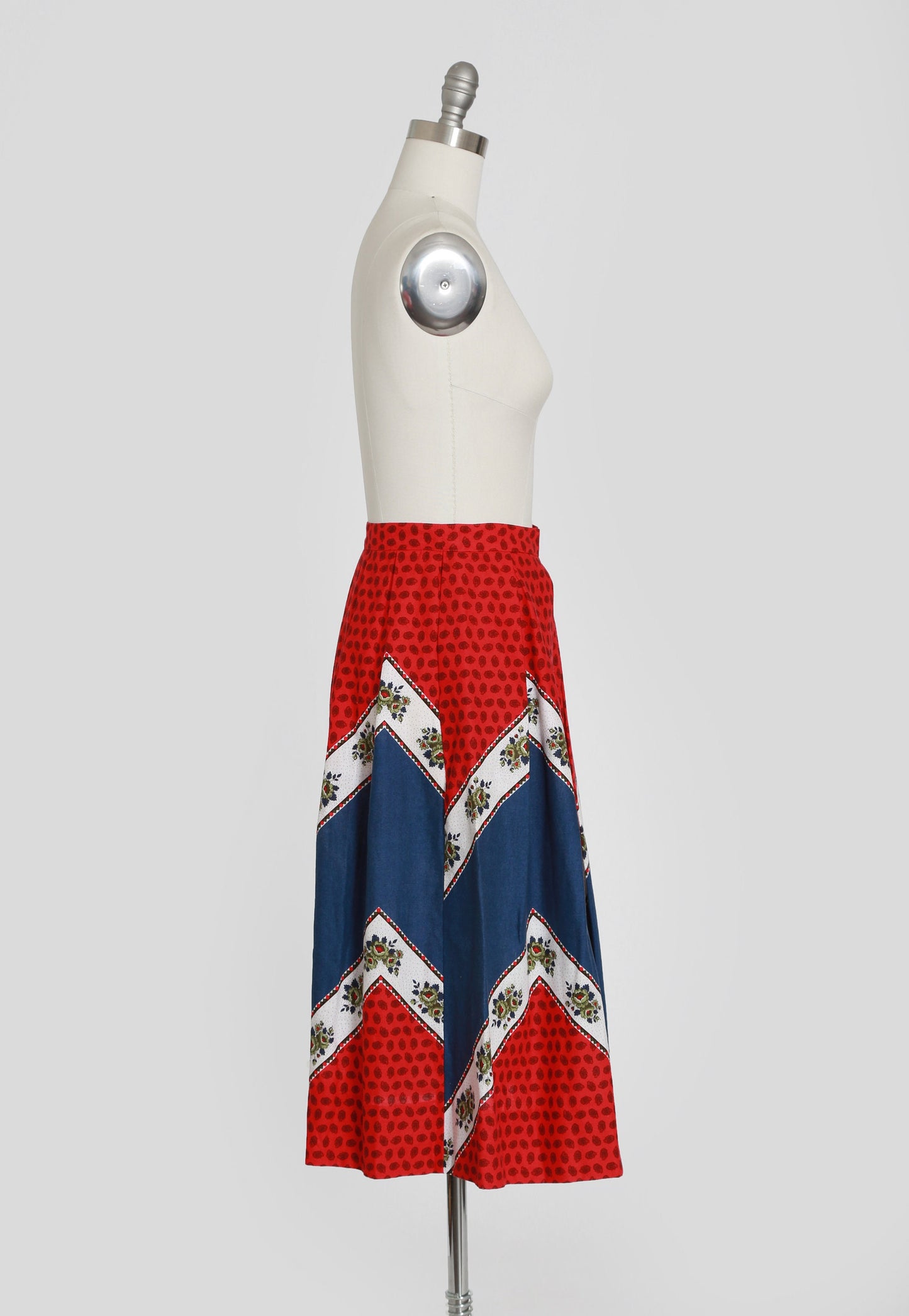 Lanz floral skirt | Vintage 50s 60s red, white and blue floral cotton skirt