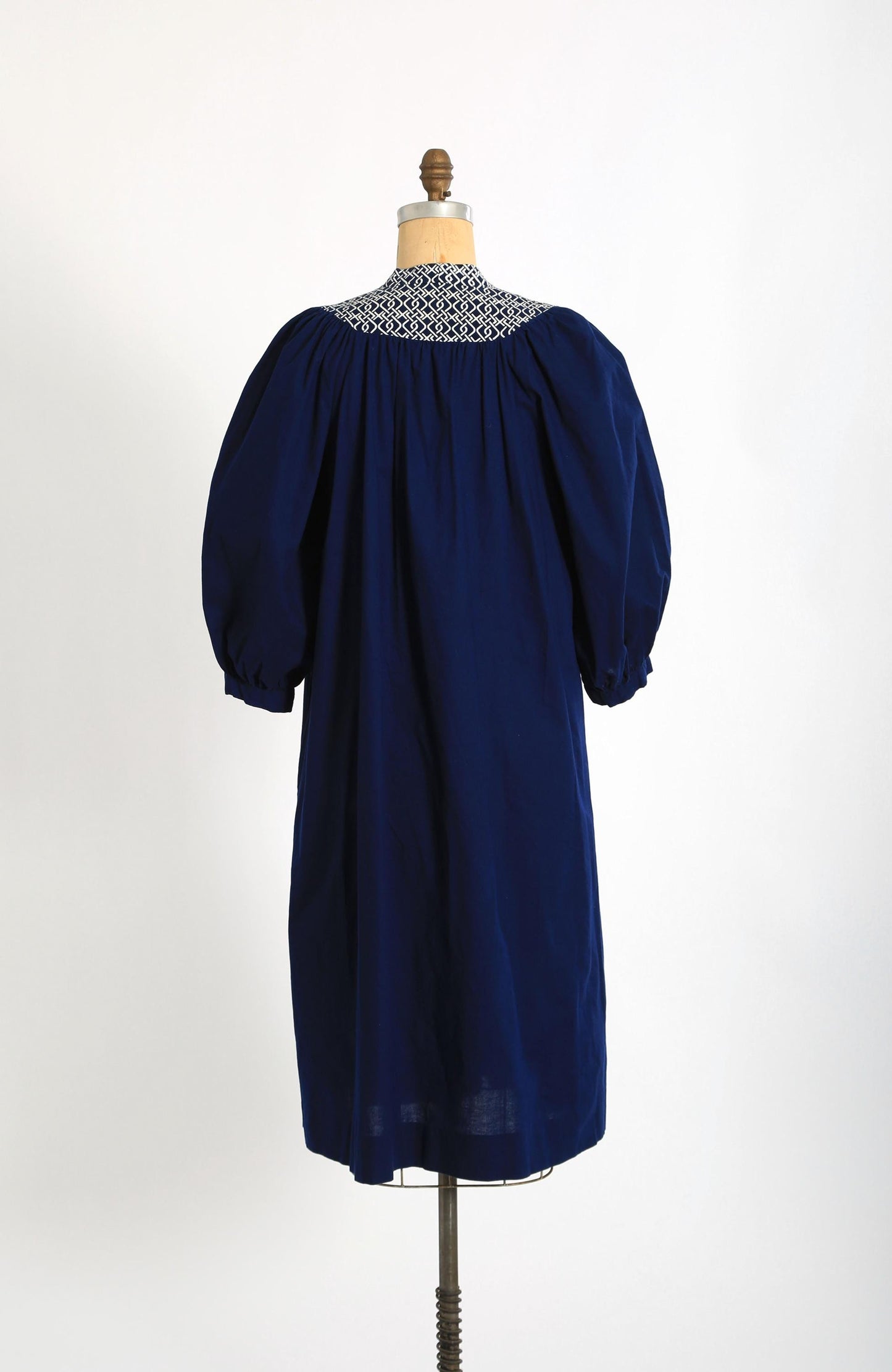 Vintage 70s Navy blue puff sleeve cotton dress