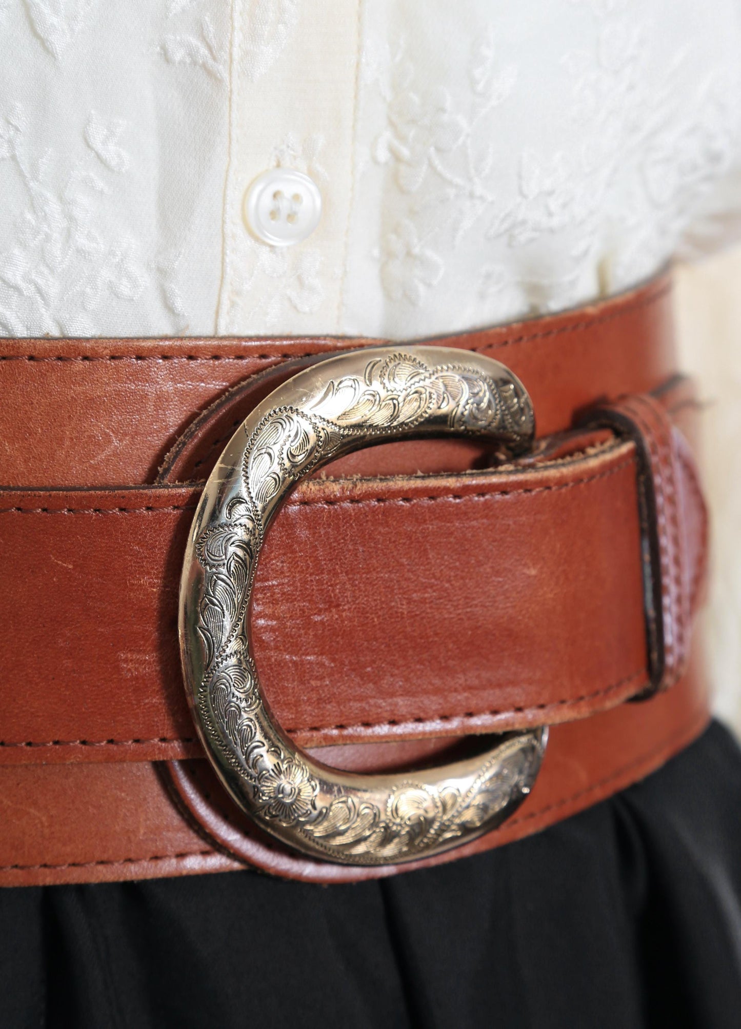 Vintage 80s Ginnie Johansen wide brown leather belt Sz. L XL