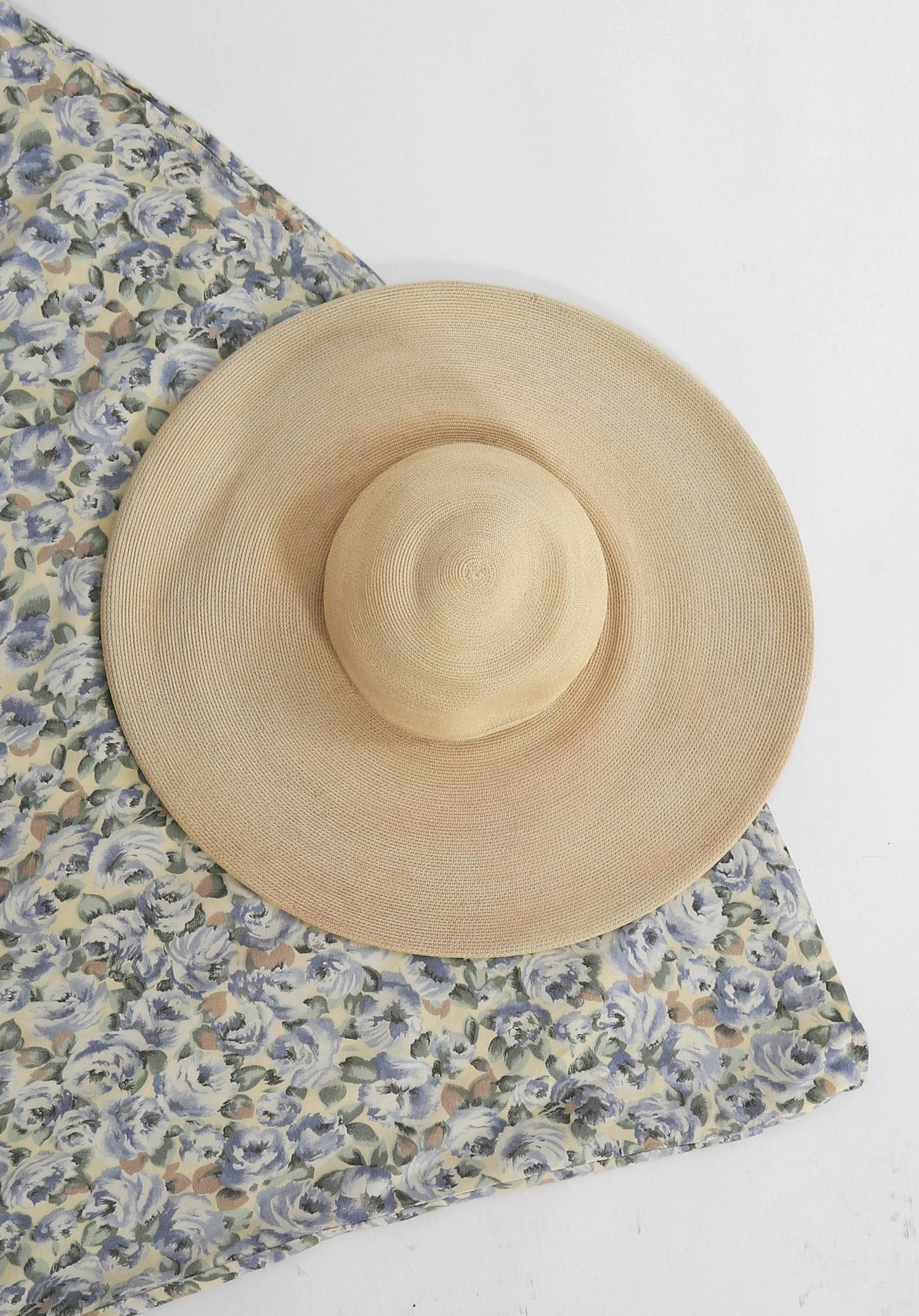 Vintage 1940s straw wide brim hat