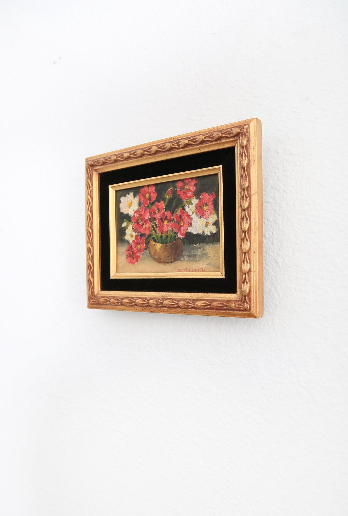 Vintage Original Floral Still Life Oil Painting Signed gold frame