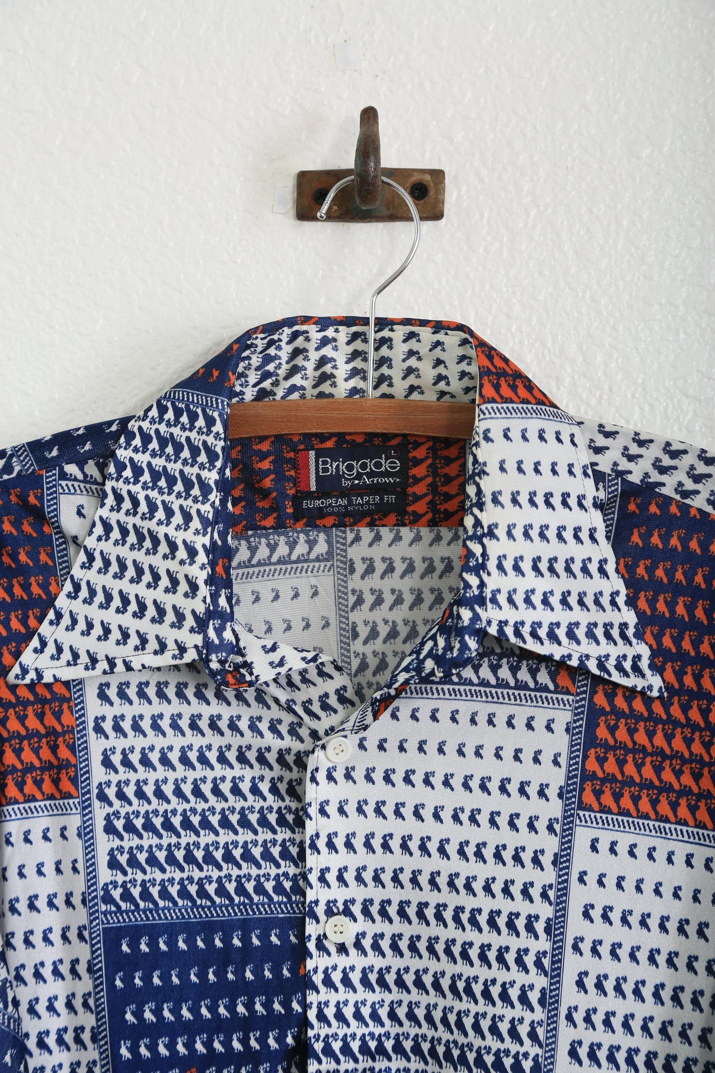 Vintage 1970s Bird novelty print dagger collar shirt