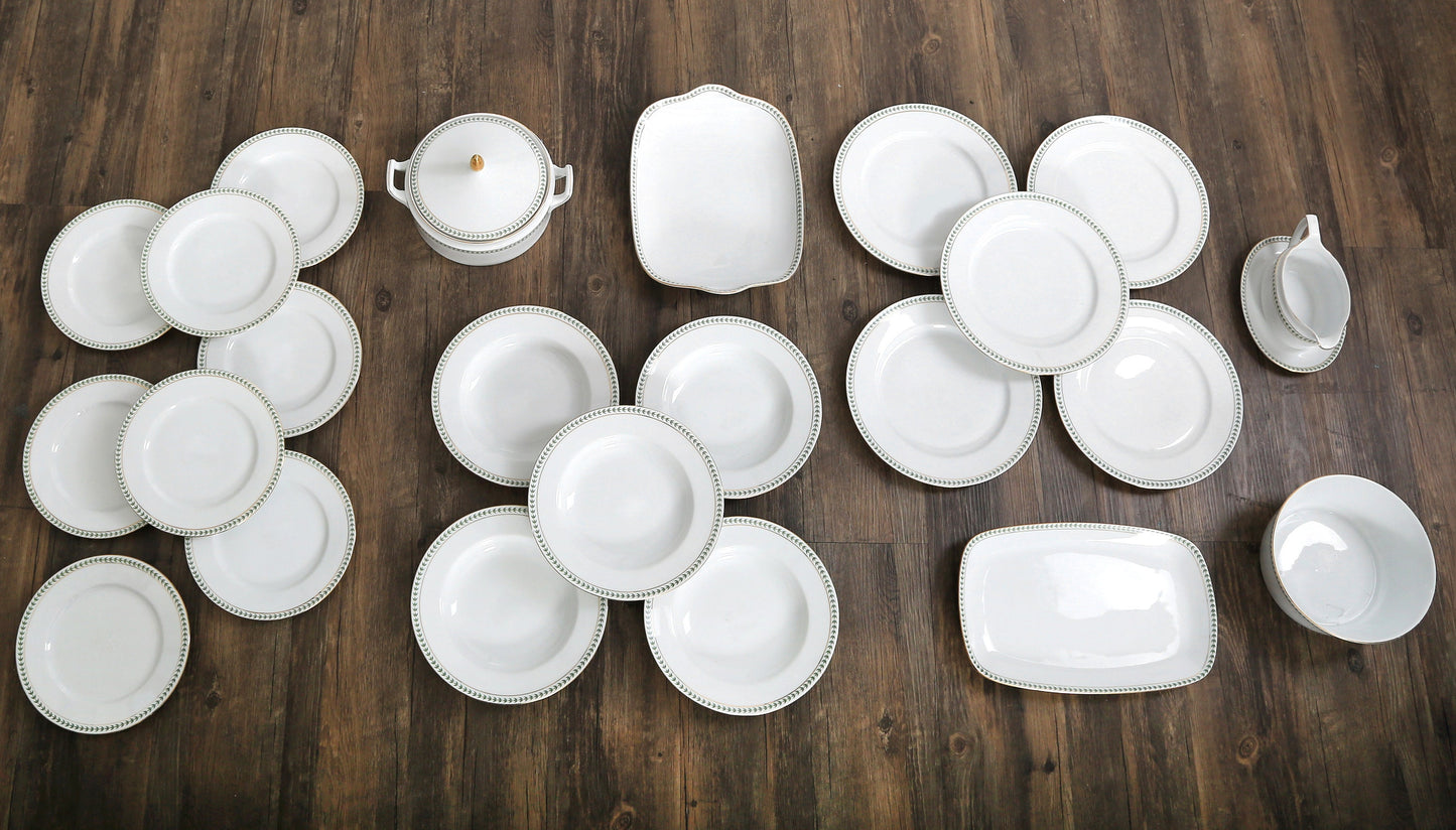 Vintage Eschenbach Bavaria Germany green garland Christmas dinner plates set | 23 piece set