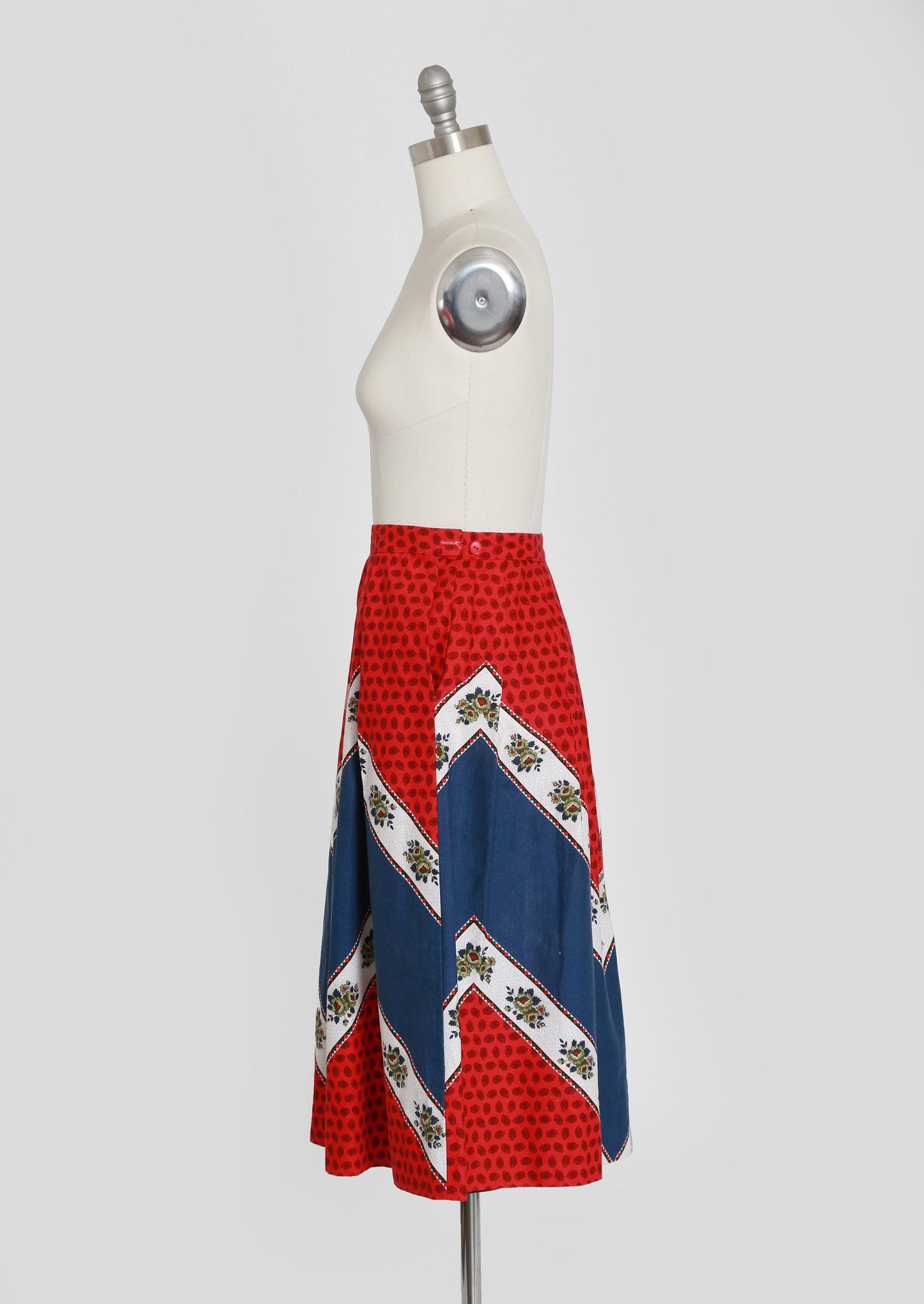 Lanz floral skirt | Vintage 50s 60s red, white and blue floral cotton skirt