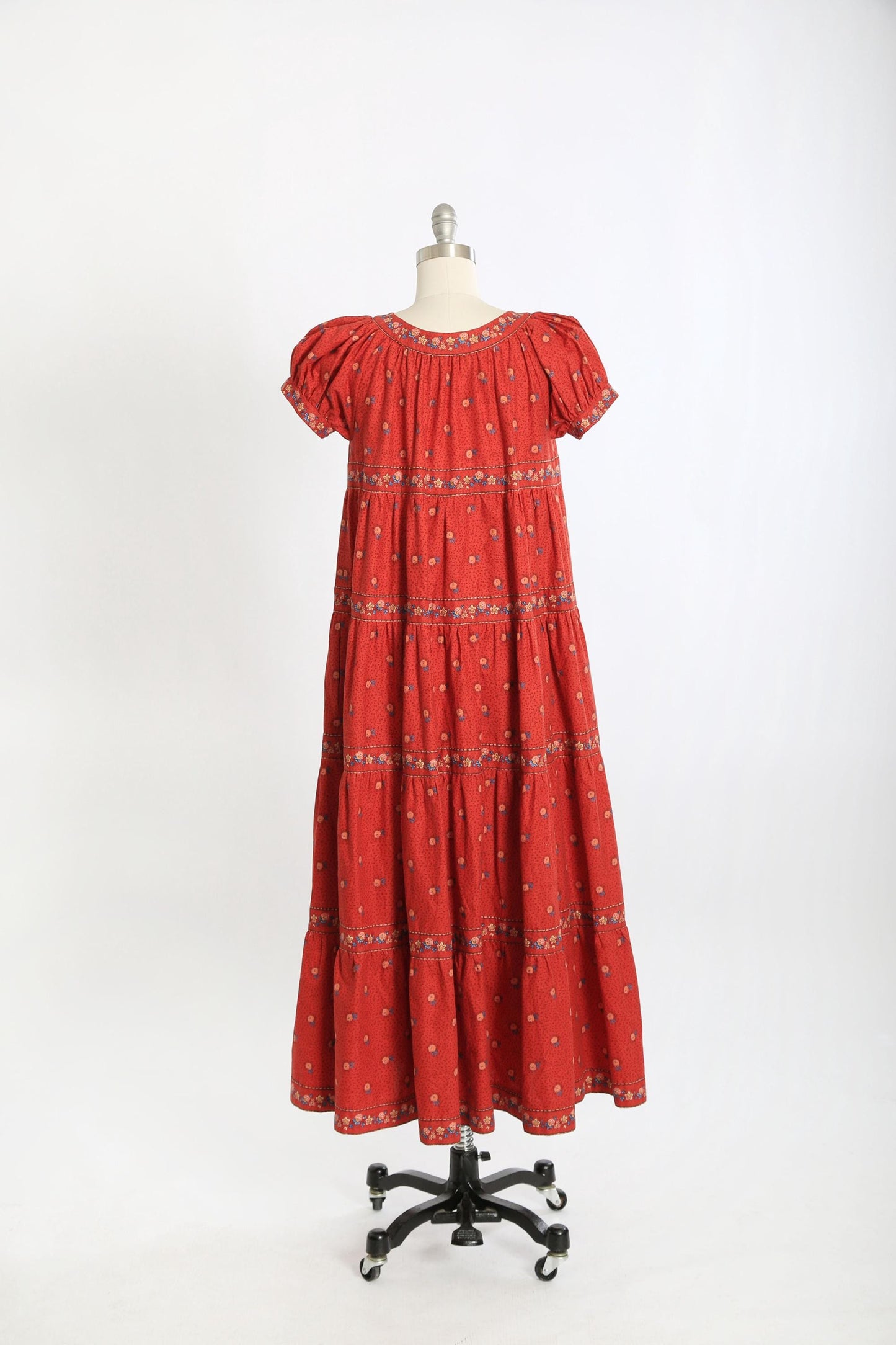 Vintage 70s red floral Berry cotton French maxi Dress | Charles Demery Tarascon aulgnon Paris dress
