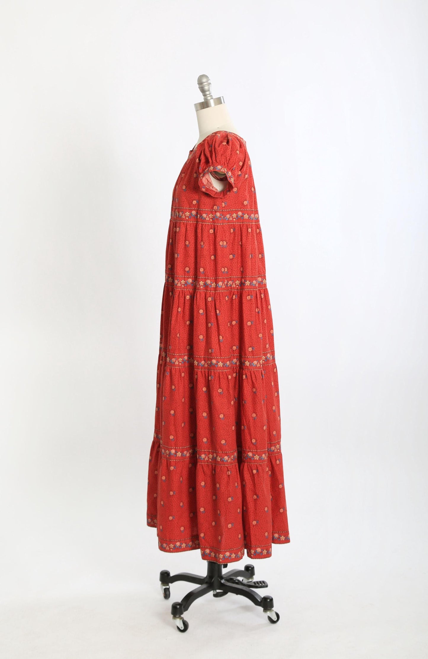 Vintage 70s red floral Berry cotton French maxi Dress | Charles Demery Tarascon aulgnon Paris dress