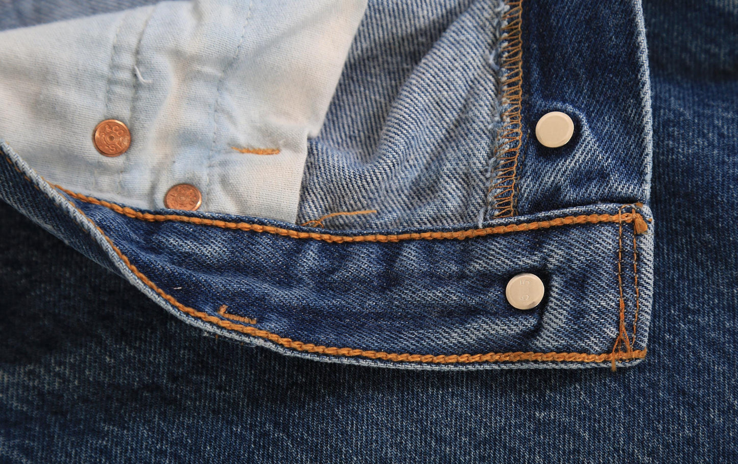 501XX button fly Levis blue jeans W33 L29.5