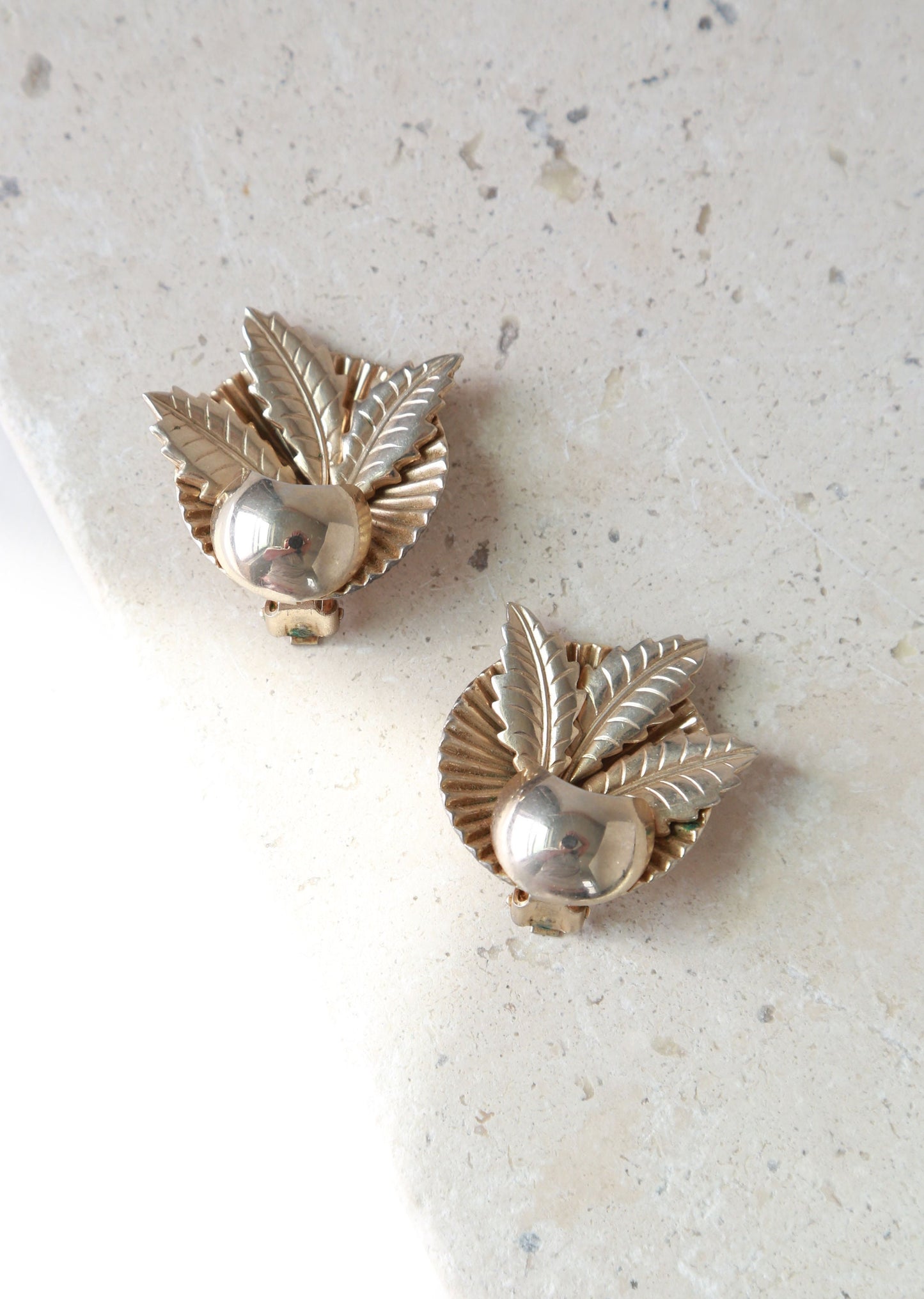 80s gold statement earrings | vintage 1980s gold clip on earrings | tropical earrings