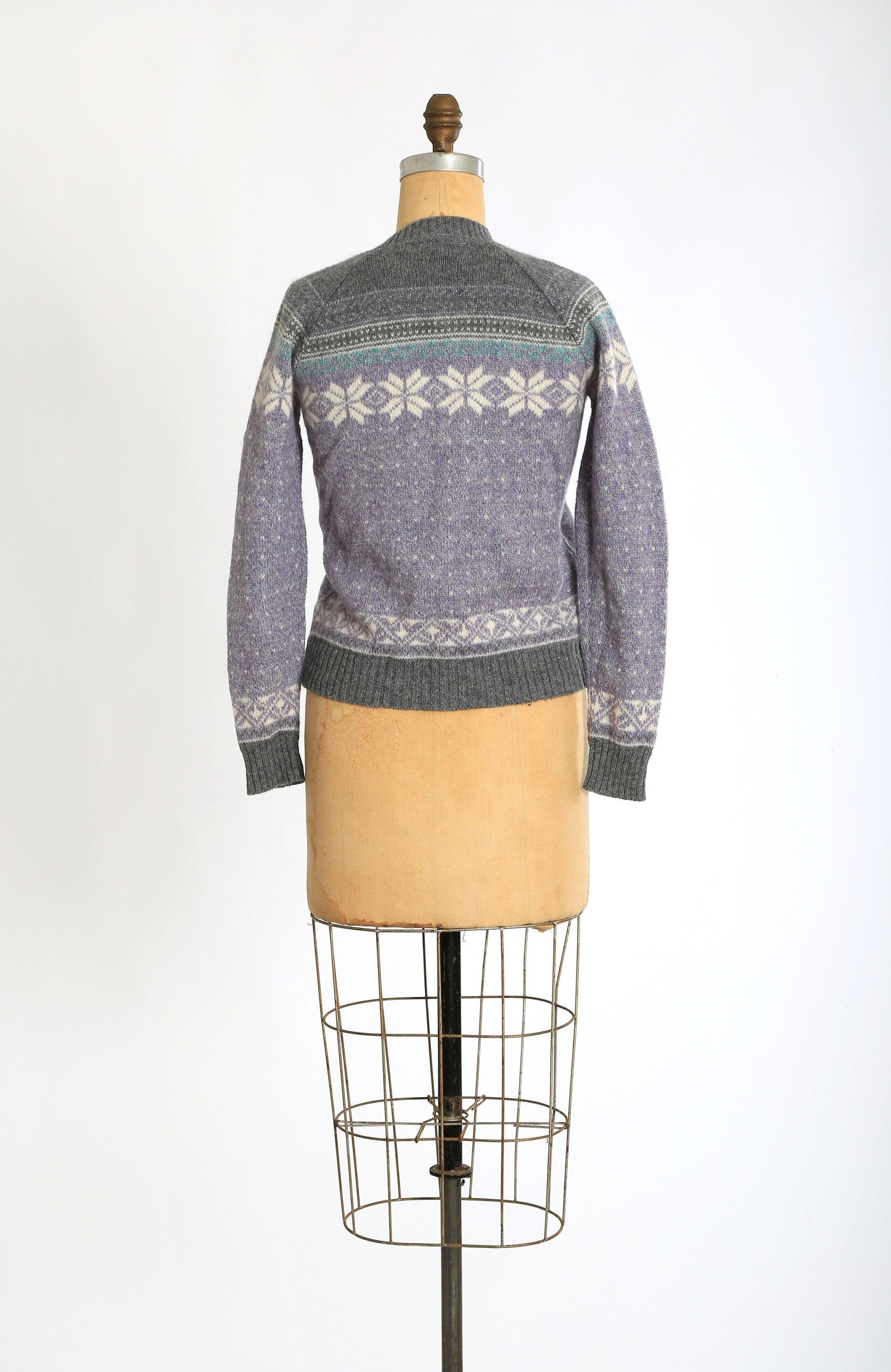 Vintage 80s purple Nordic snowflake knit wool cardigan sweater M