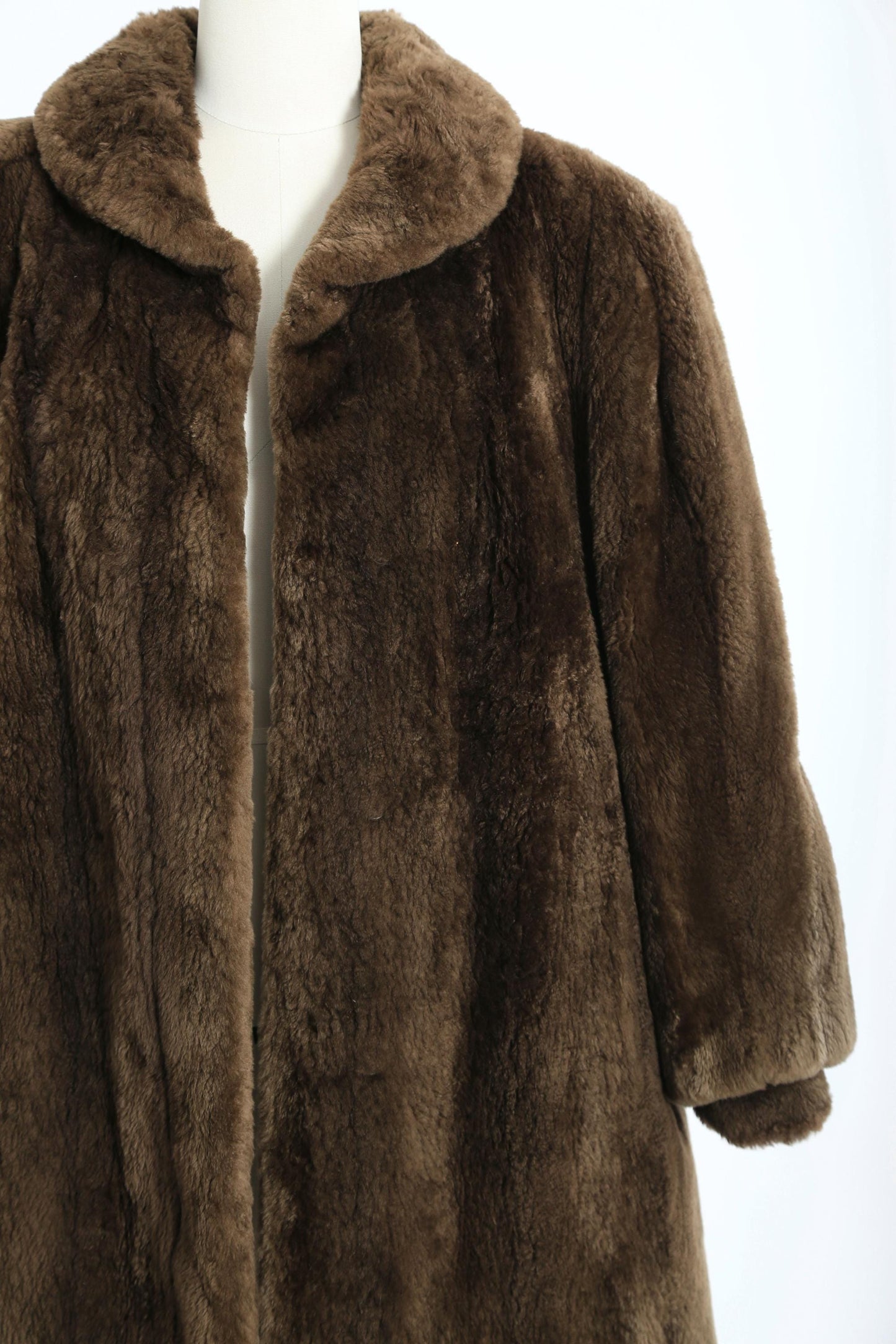 60s Plush mouton lamb fur Coat | Vintage 1960s Mouton Stroller Swing Opera coat