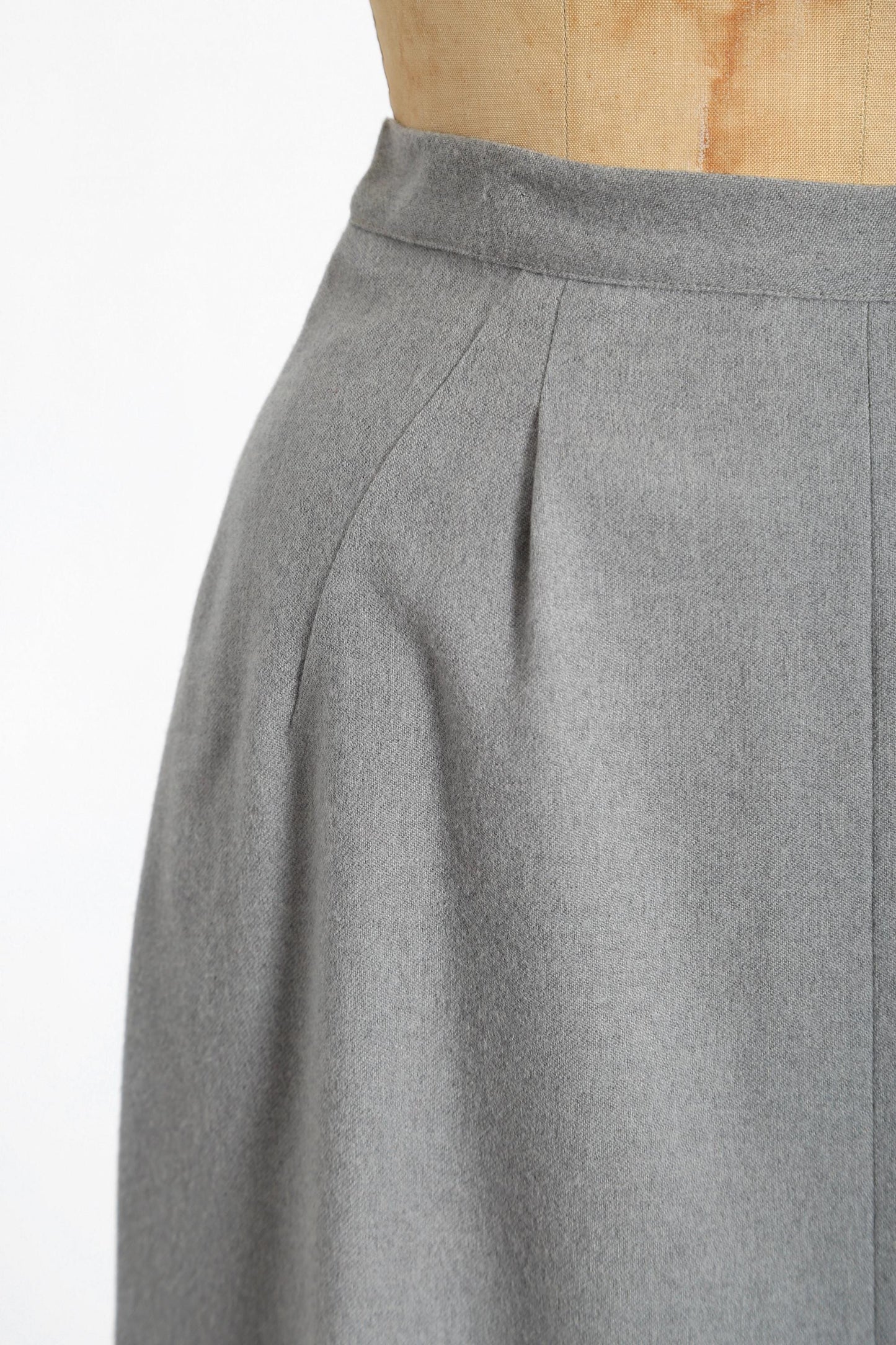 Vintage 1940s gray wool Courtshire Fashion 2pc suit