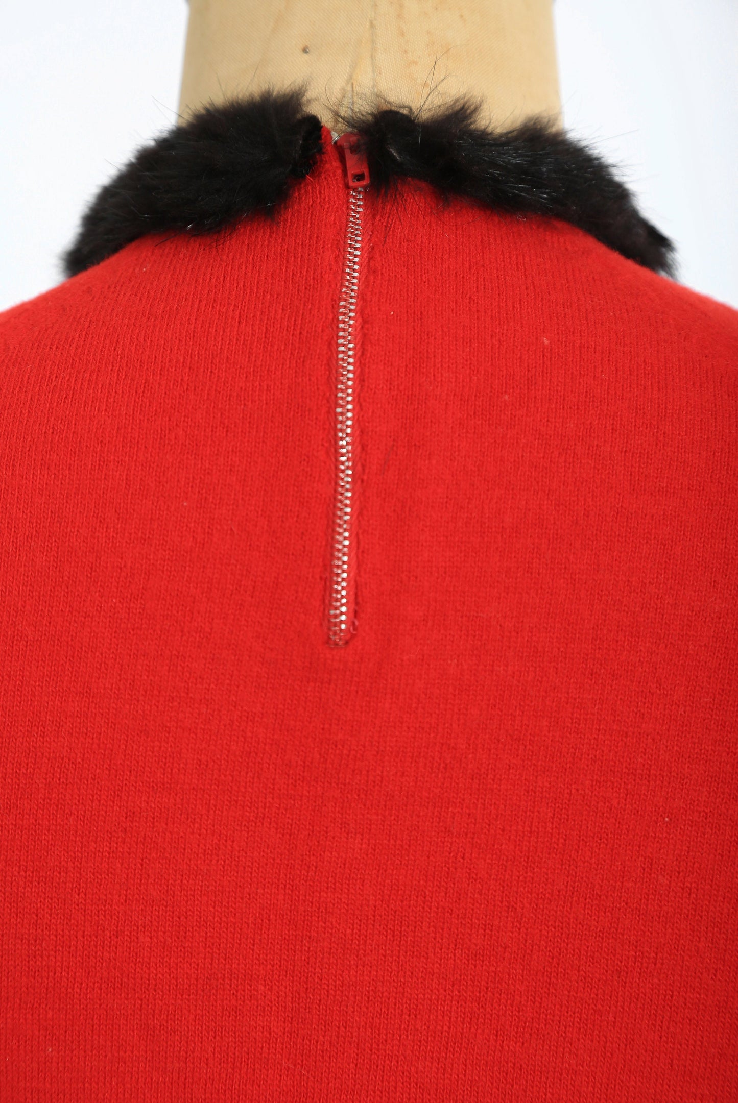 Vintage 1950s Italian Contezioni red wool mink fur collar sweater