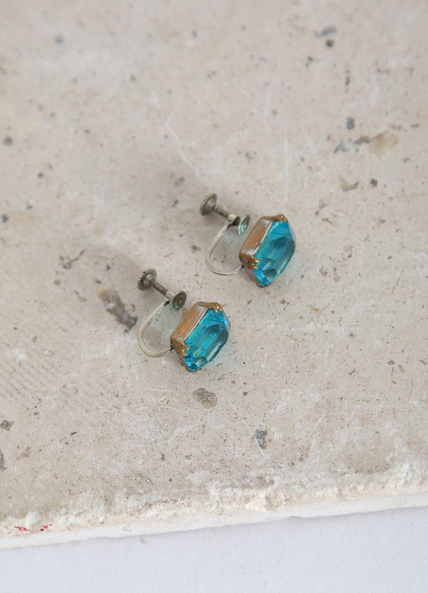 Vintage 1950s blue cut glass emerald cut clip on earrings
