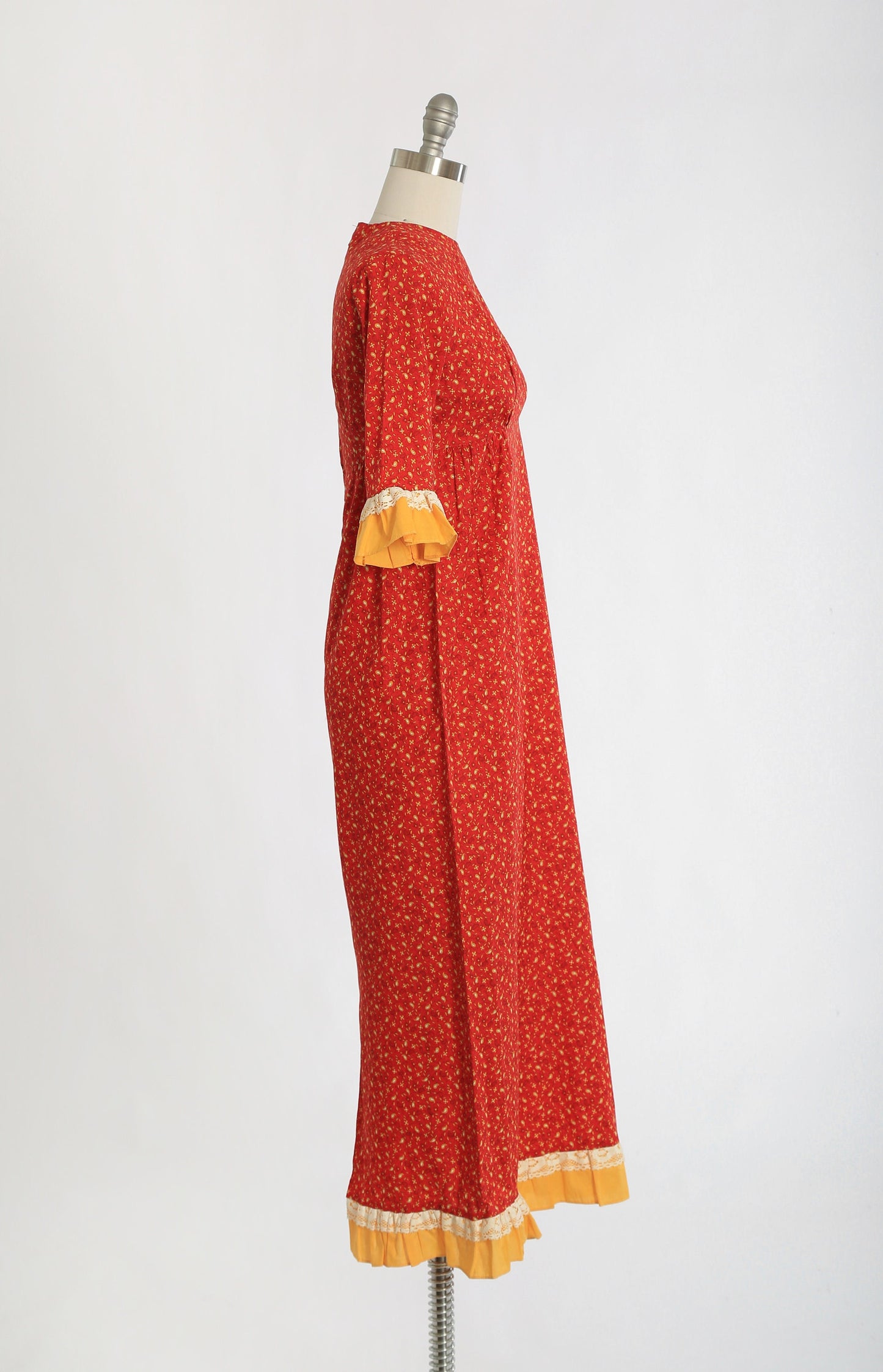 Vintage 50s Edwardian style floral cotton paisley dress