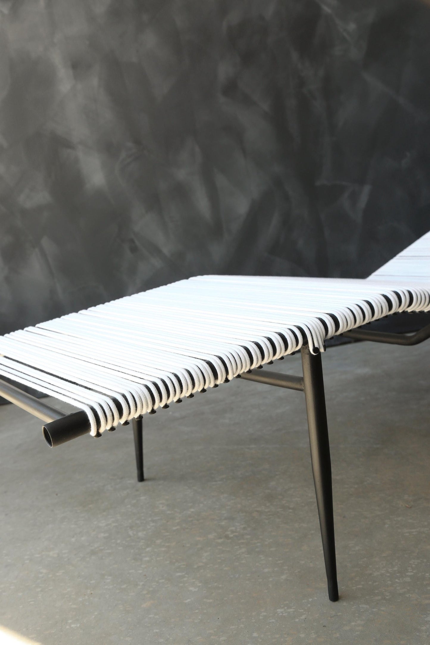 Walter Lamb Surfline lounger | Vintage Walter Lamb outdoor lounge chair