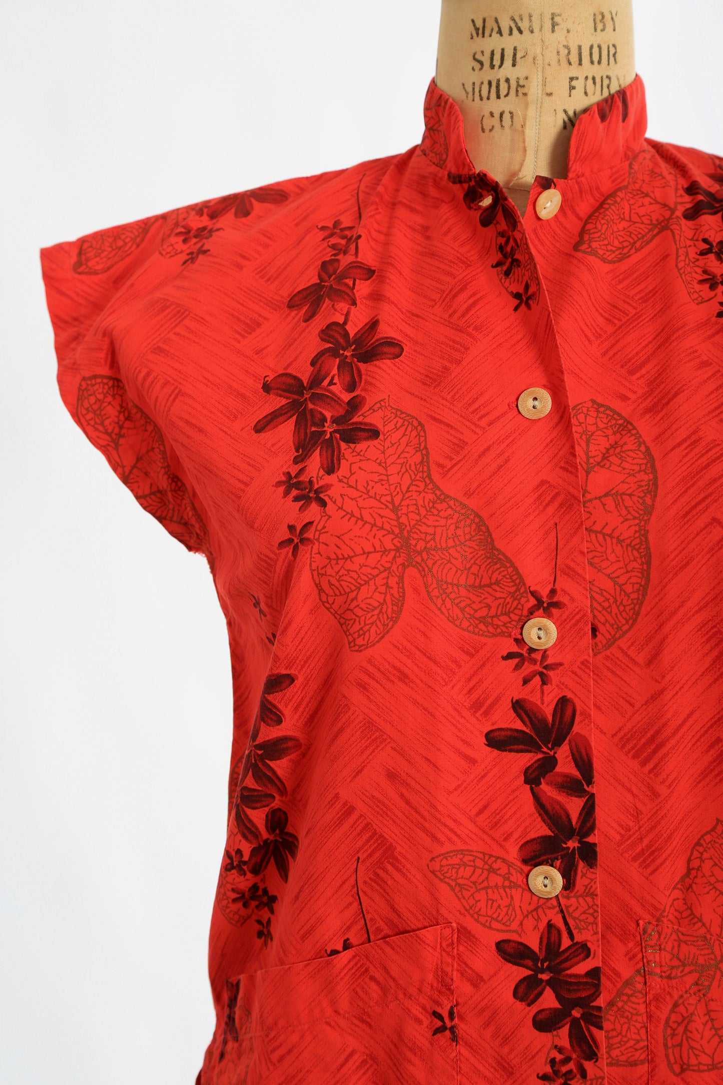 50s Hawaiian shirt | Vintage 1950s red Hawaiian tropical leaf cotton blouse