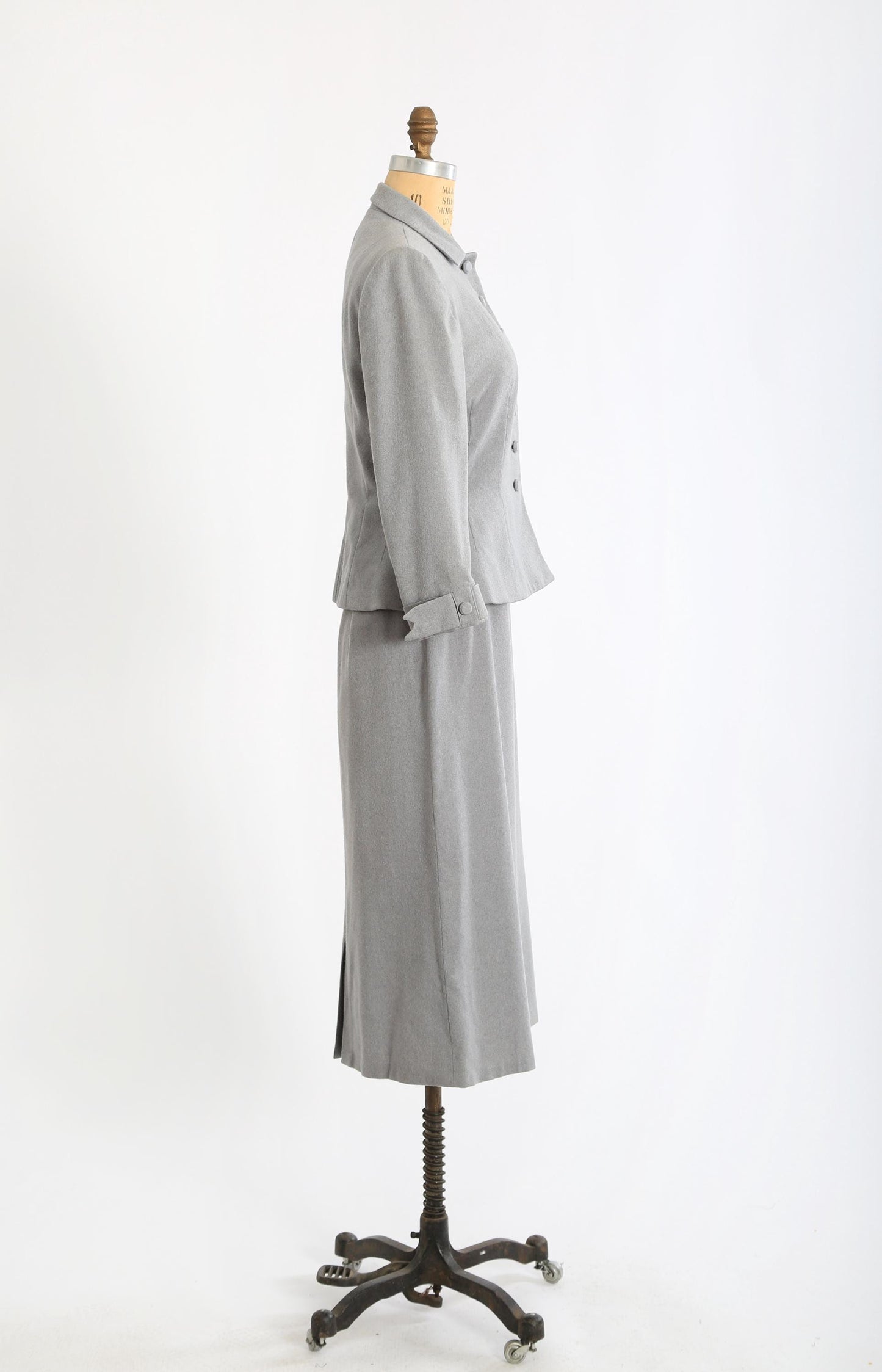 Vintage 1940s gray wool Courtshire Fashion 2pc suit