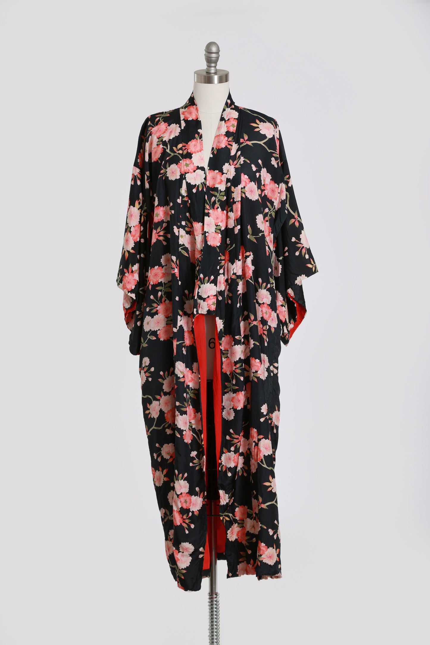 Antique vintage 40s floral silk kimono | 1920s cheery blossom Japanese kimono | kimono wrapper