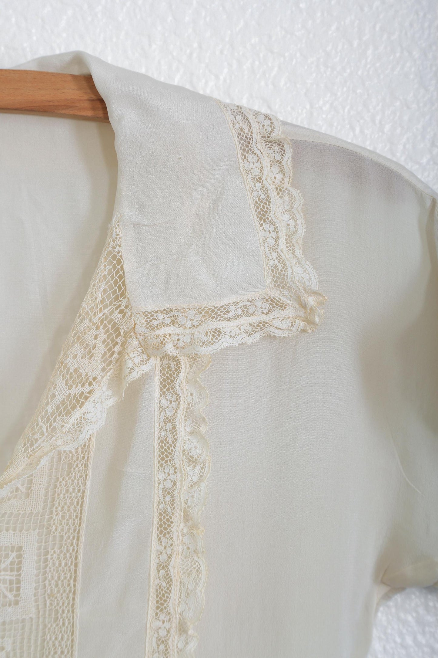 Antique 1900s Edwardian hand crochet silk blouse
