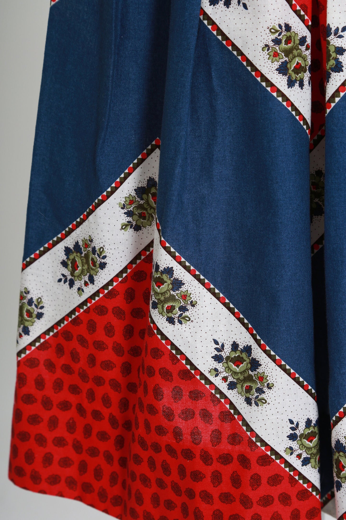 Lanz floral skirt | Vintage 50s 60s red, white and blue floral cotton skirt