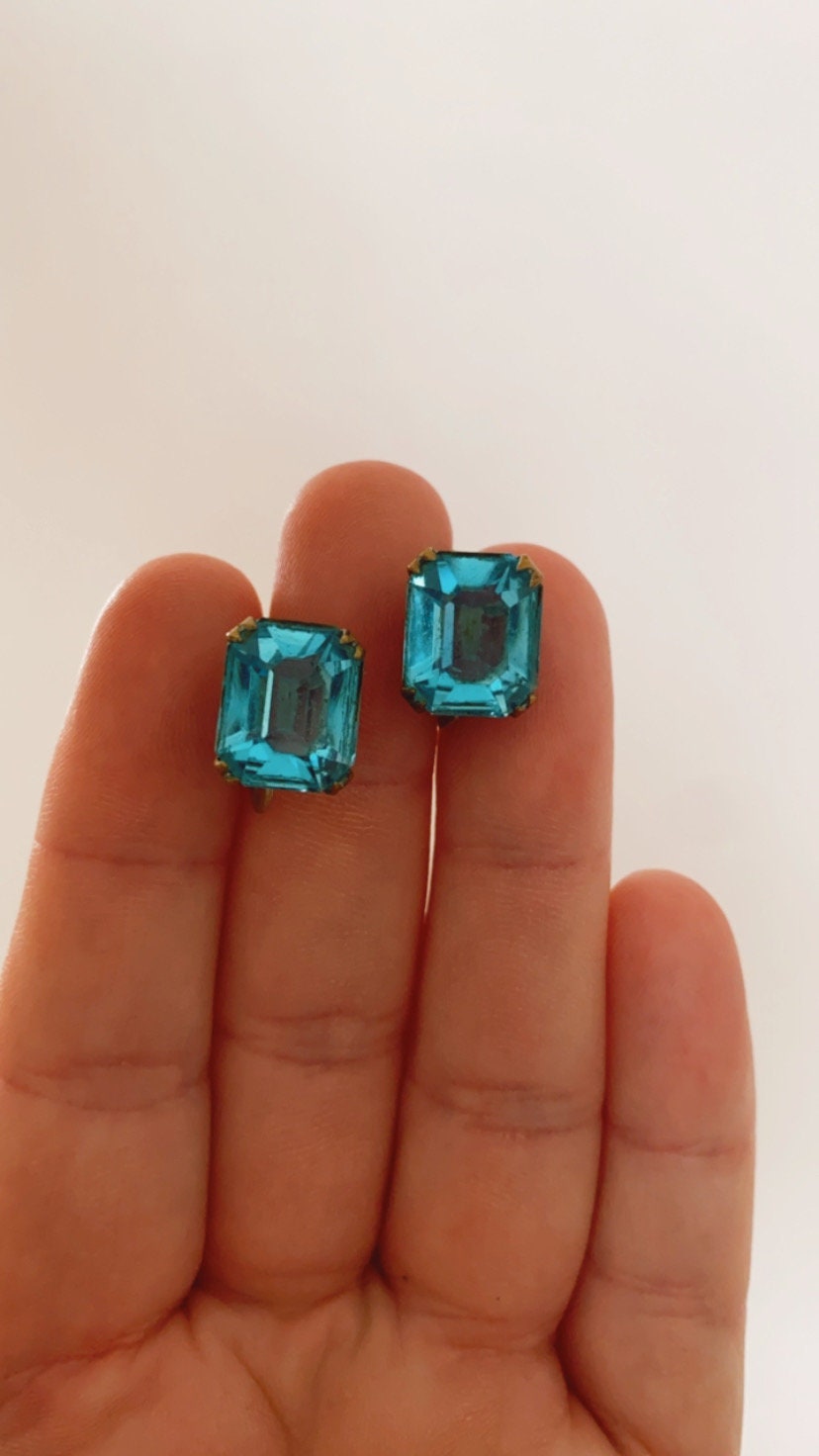 Vintage 1950s blue cut glass emerald cut clip on earrings