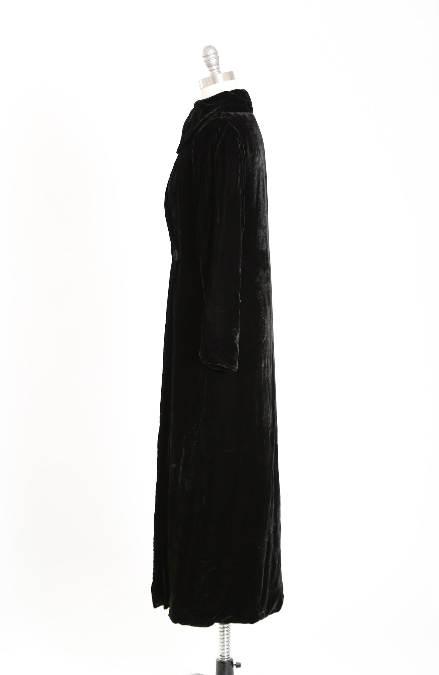 Vintage 40s black velvet pointed collar coat