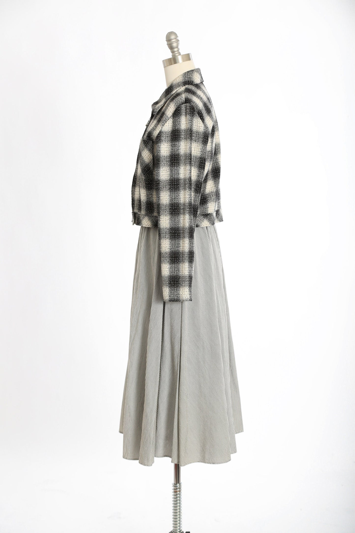 Vintage 90s NYCC black + white cropped woven plaid jacket